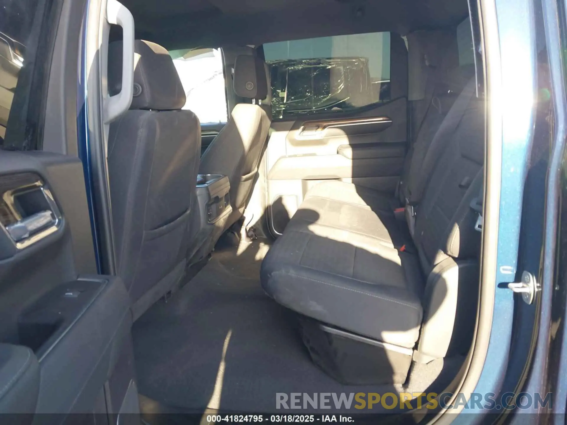 8 Photograph of a damaged car 3GCUDFE8XPG152588 CHEVROLET SILVERADO 1500 2023