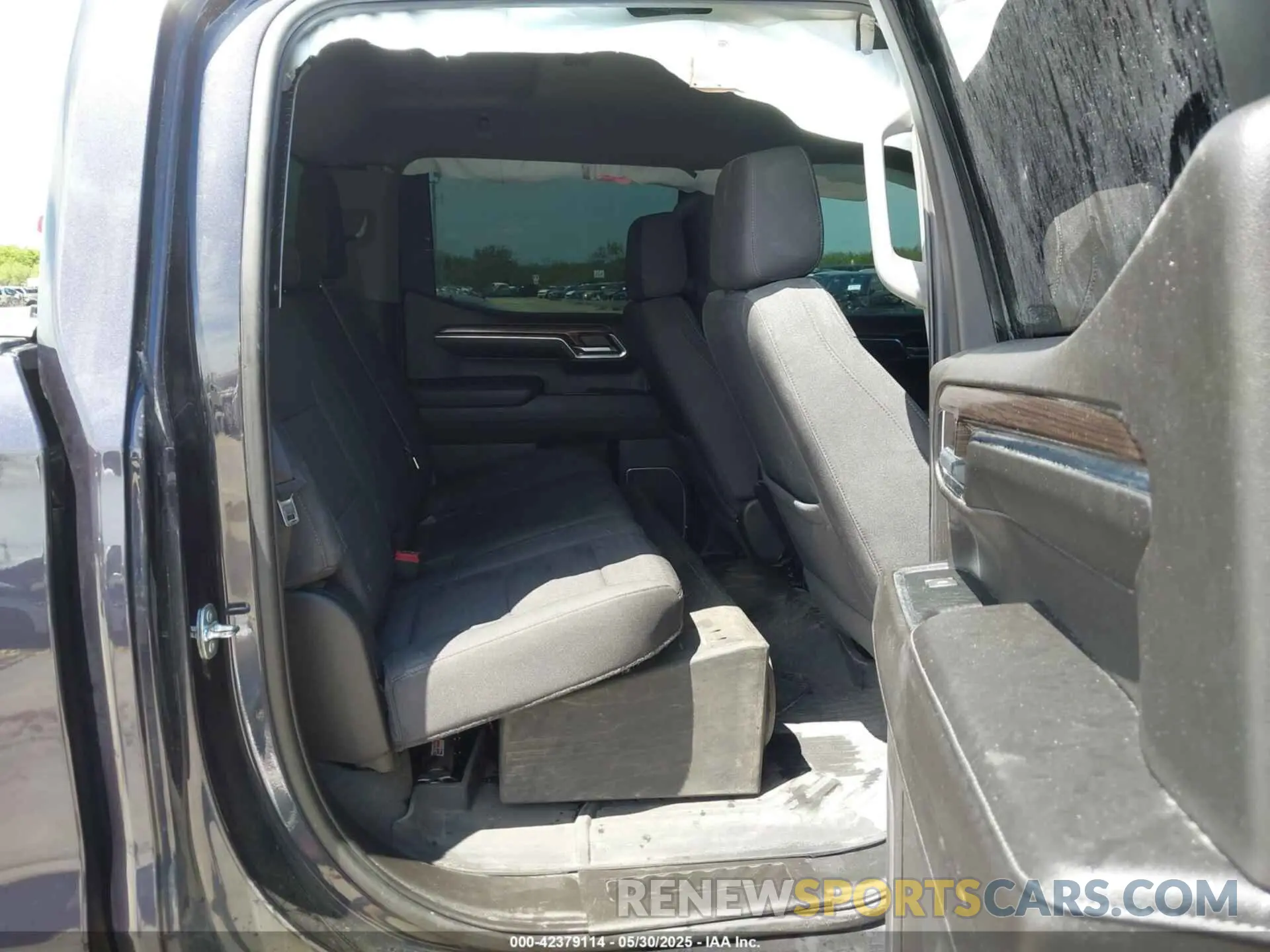 8 Photograph of a damaged car 3GCUDFED3PG196963 CHEVROLET SILVERADO 1500 2023