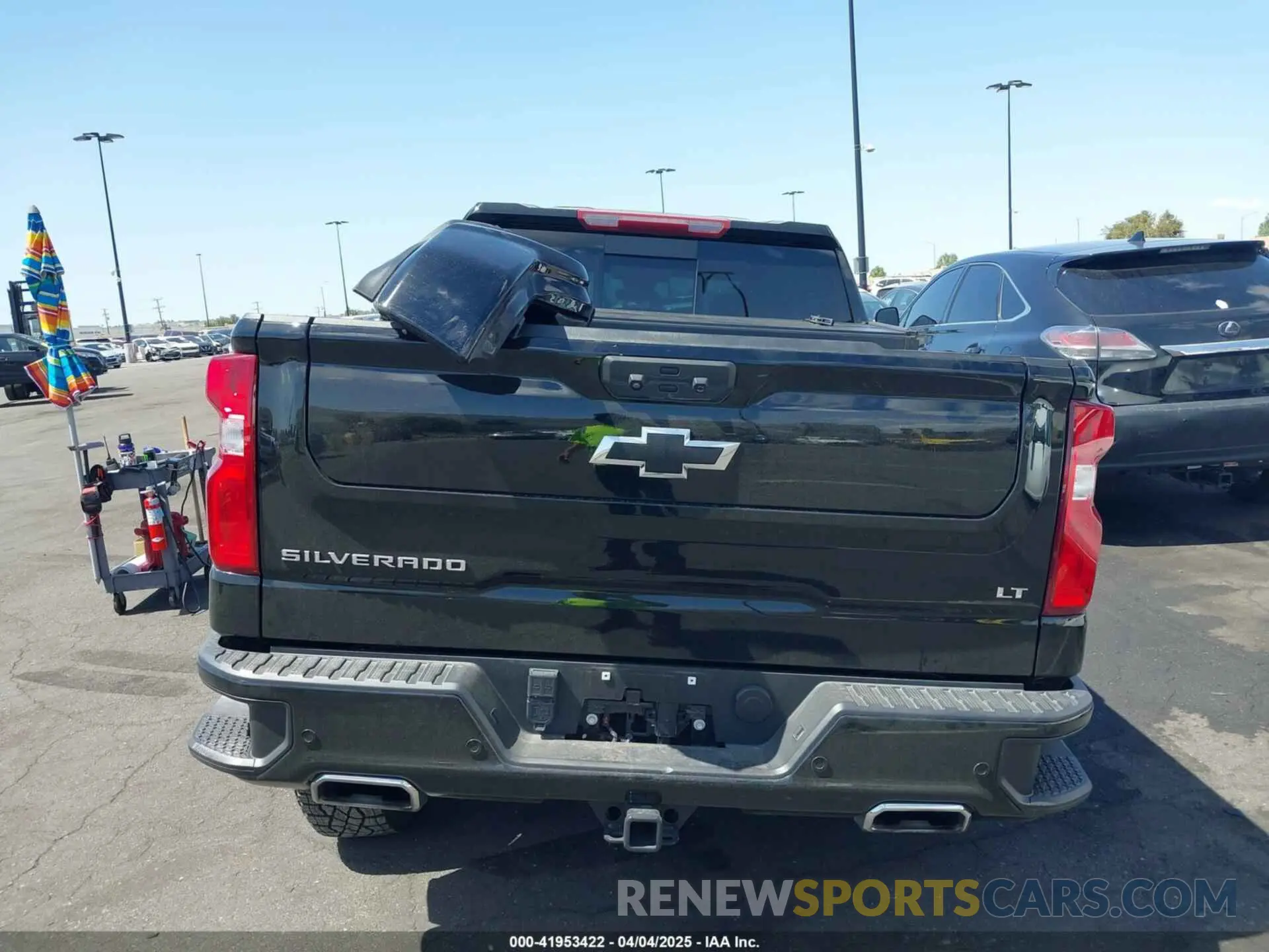 17 Photograph of a damaged car 3GCUDFED4PG344246 CHEVROLET SILVERADO 1500 2023