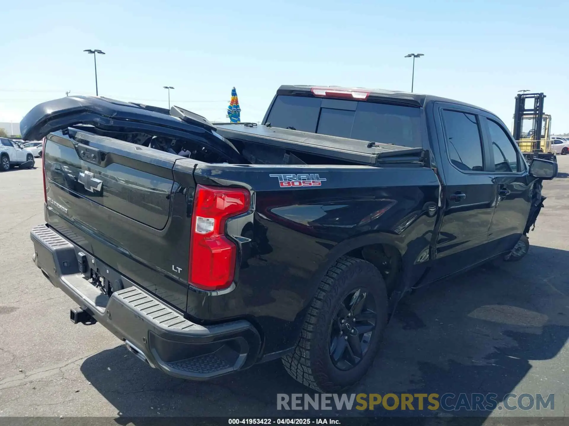 4 Photograph of a damaged car 3GCUDFED4PG344246 CHEVROLET SILVERADO 1500 2023