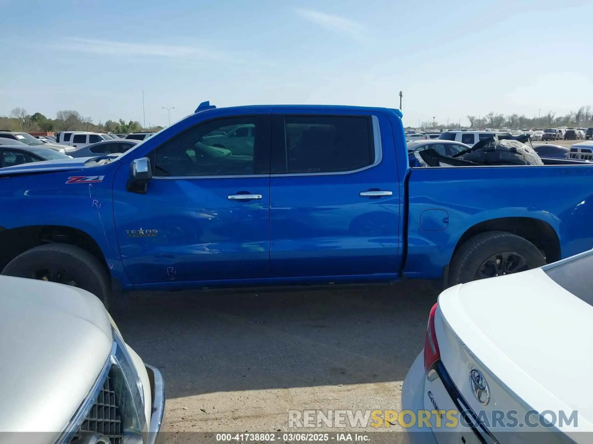 14 Photograph of a damaged car 3GCUDGEDXPG282096 CHEVROLET SILVERADO 1500 2023