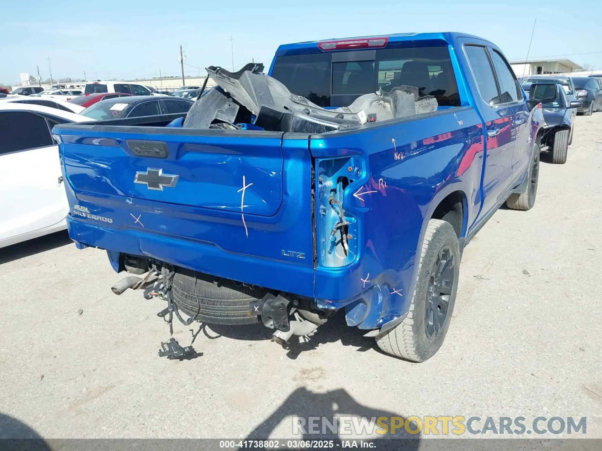 4 Photograph of a damaged car 3GCUDGEDXPG282096 CHEVROLET SILVERADO 1500 2023
