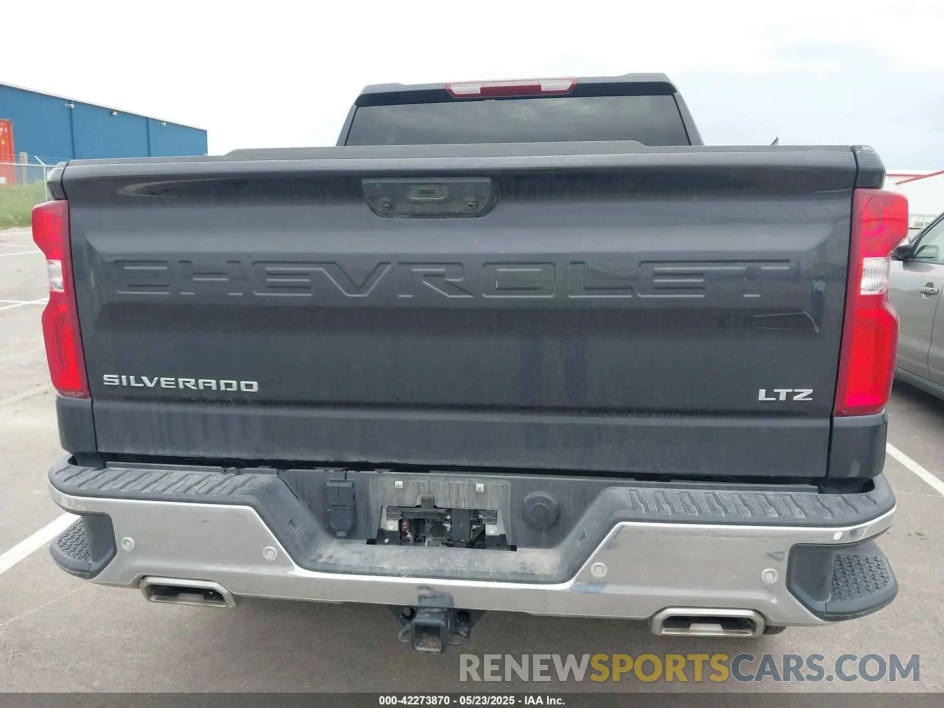 17 Photograph of a damaged car 3GCUDGELXPG356978 CHEVROLET SILVERADO 1500 2023