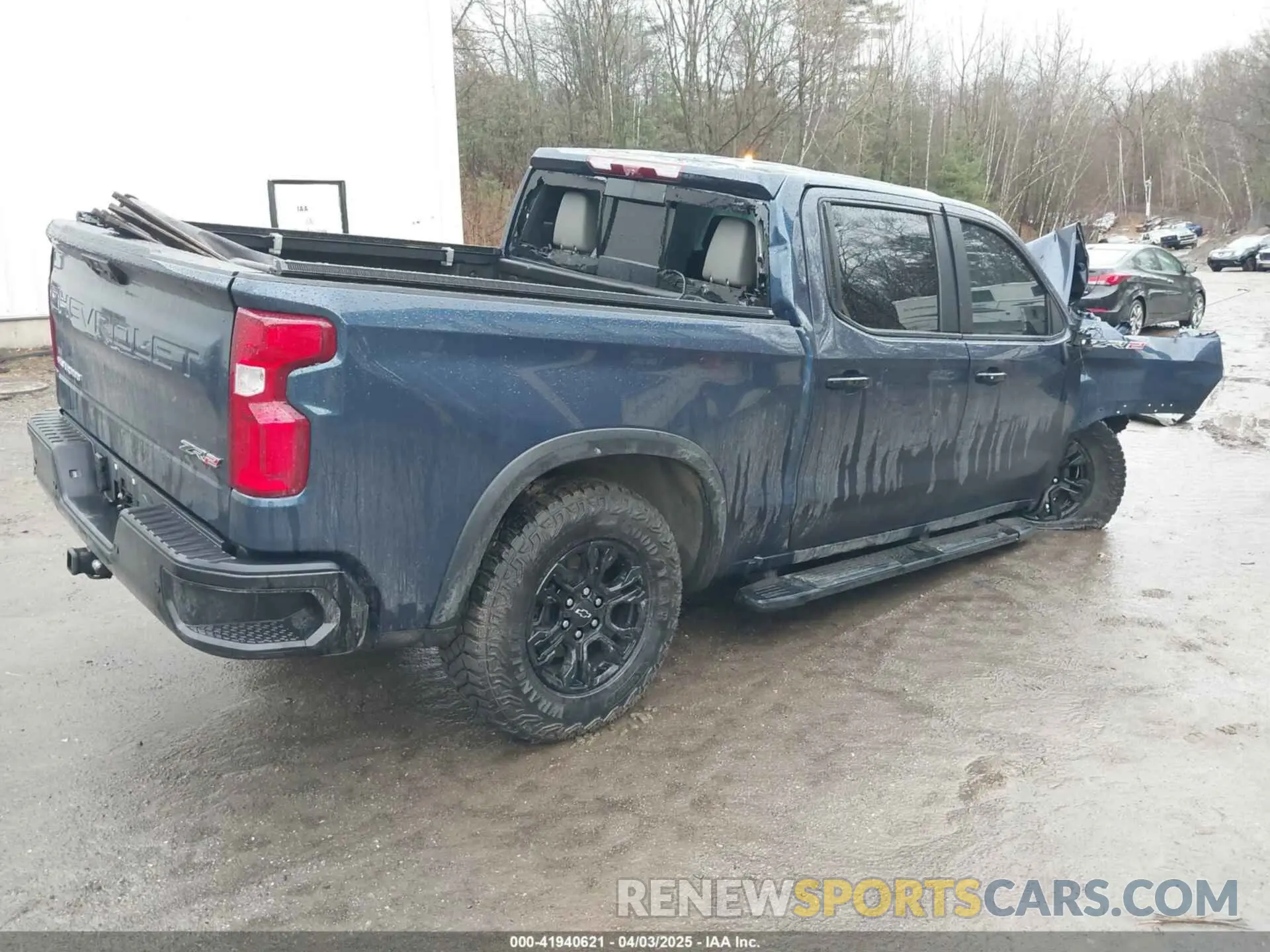 4 Photograph of a damaged car 3GCUDHEL1PG256094 CHEVROLET SILVERADO 1500 2023