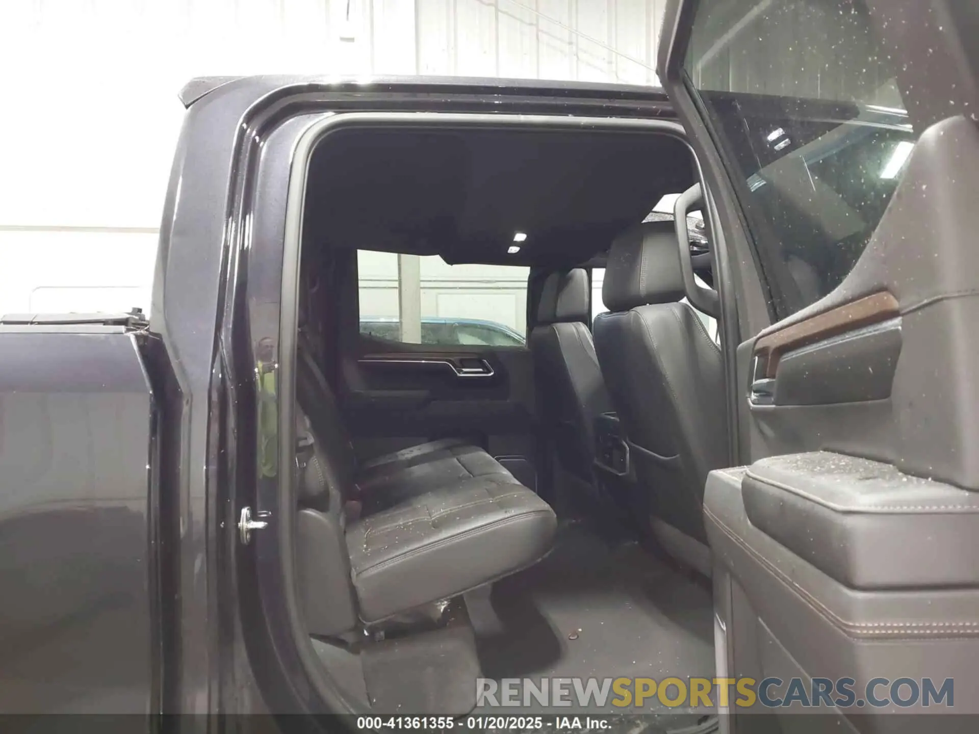 8 Photograph of a damaged car 3GCUDJE89PG123831 CHEVROLET SILVERADO 1500 2023