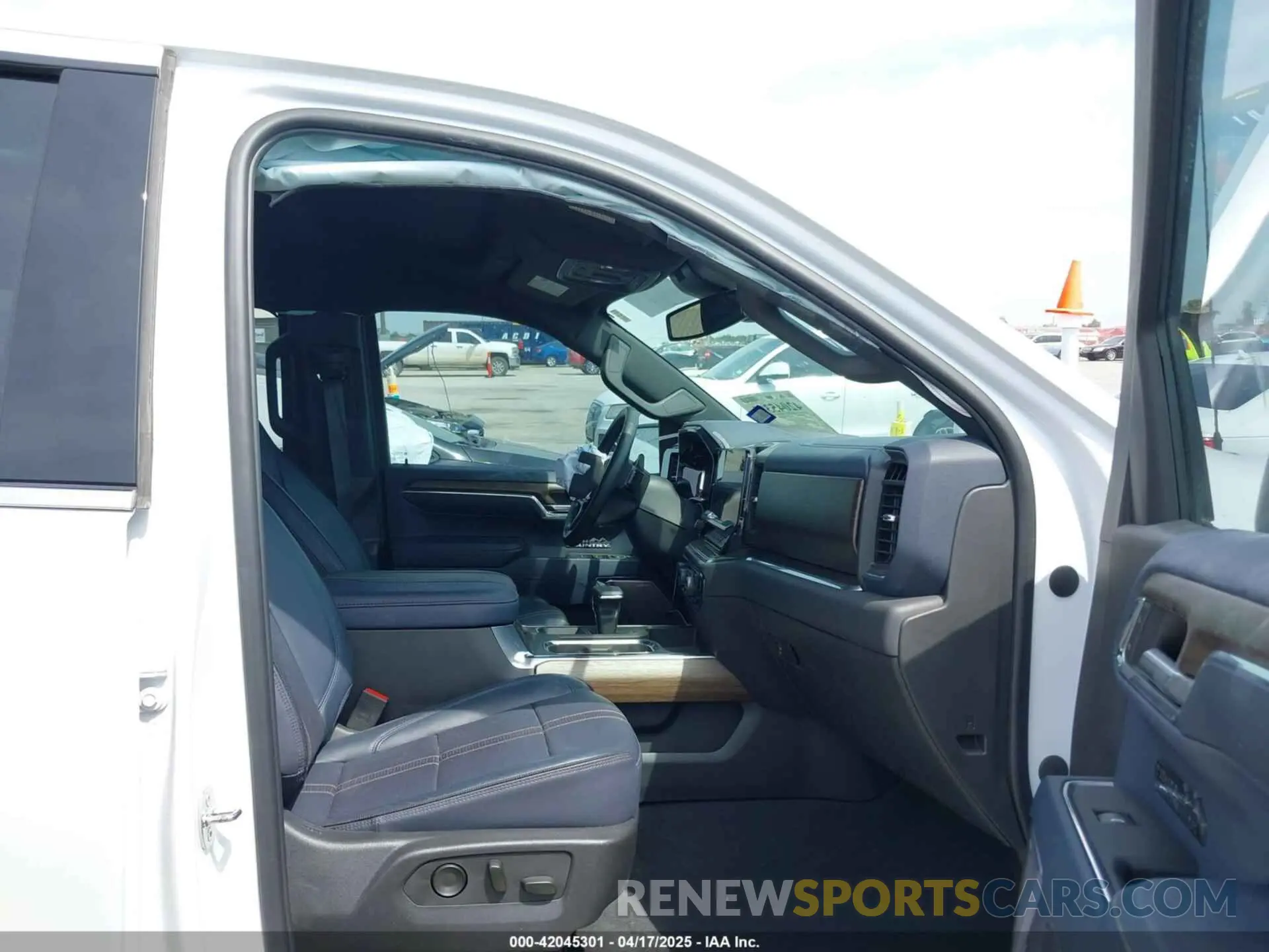 5 Photograph of a damaged car 3GCUDJED6PG353744 CHEVROLET SILVERADO 1500 2023