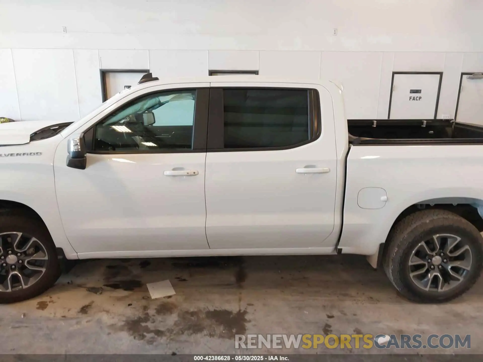14 Photograph of a damaged car 1GCPDKEK7RZ319512 CHEVROLET SILVERADO 1500 2024