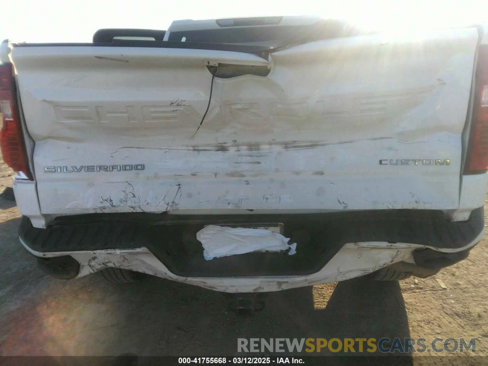 17 Photograph of a damaged car 1GCRABEK5RZ138961 CHEVROLET SILVERADO 1500 2024