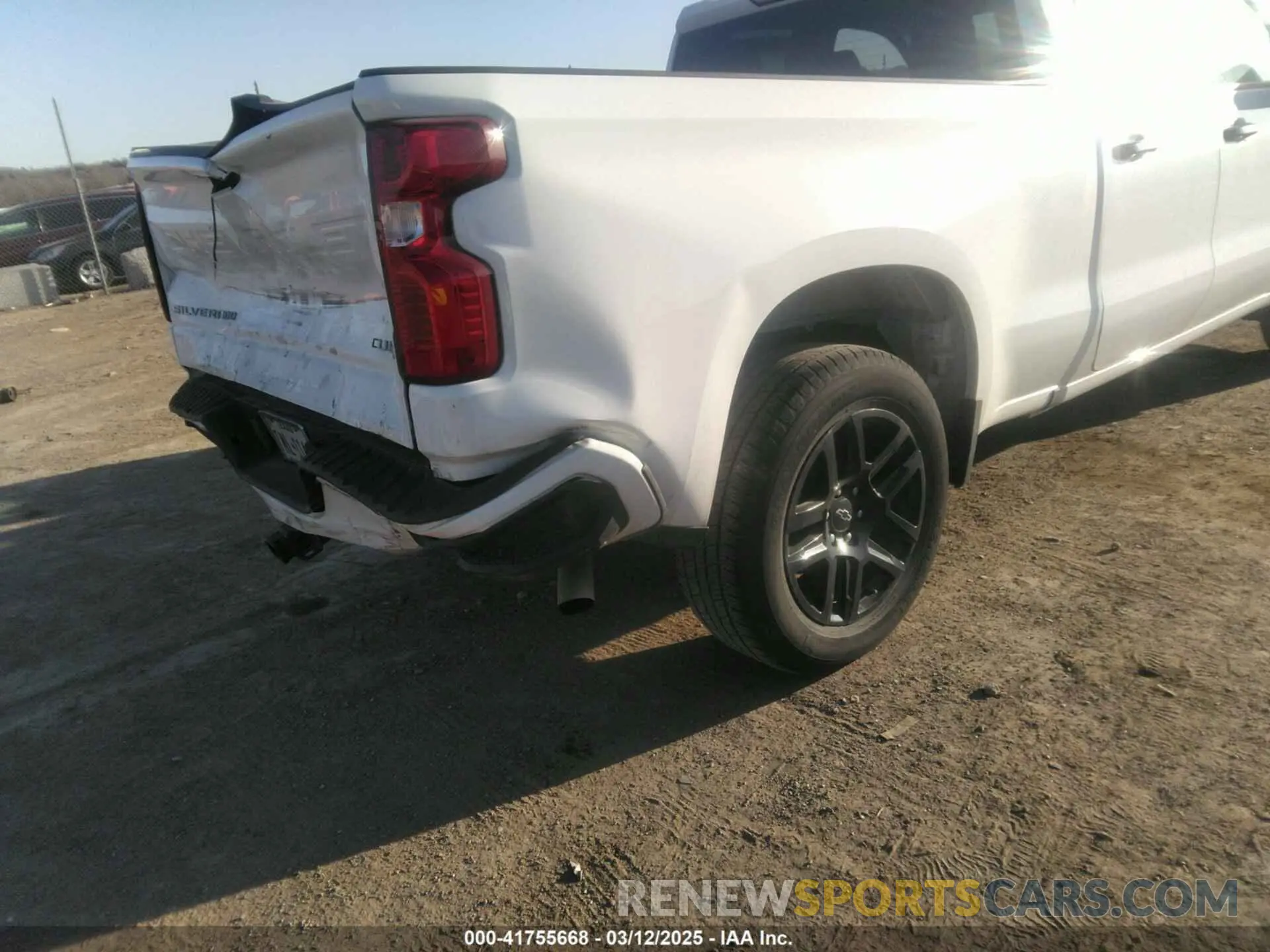 4 Photograph of a damaged car 1GCRABEK5RZ138961 CHEVROLET SILVERADO 1500 2024