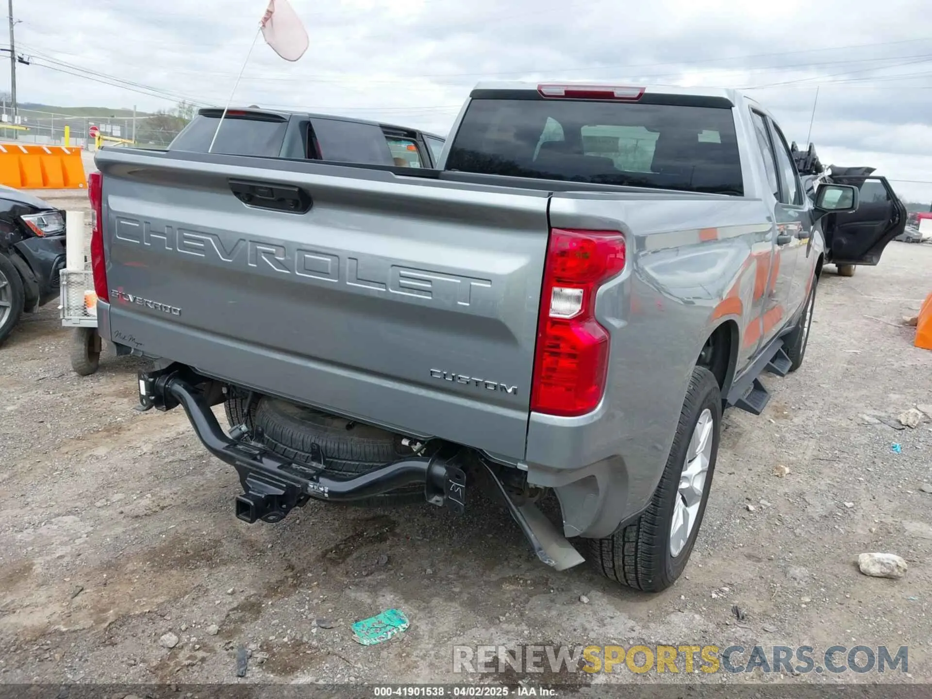 4 Photograph of a damaged car 1GCRABEK5RZ341218 CHEVROLET SILVERADO 1500 2024