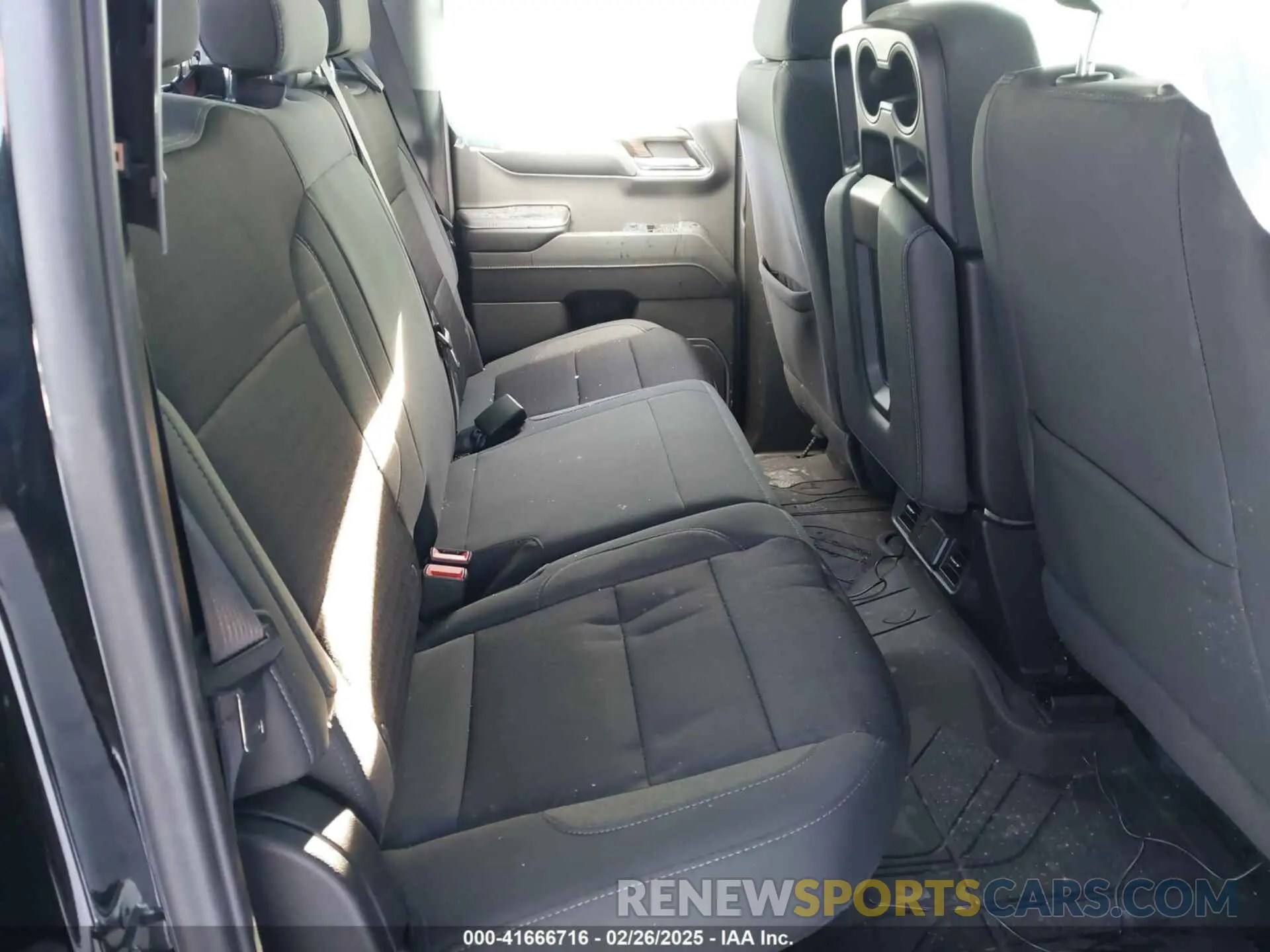 8 Photograph of a damaged car 1GCRDDEK8RZ285441 CHEVROLET SILVERADO 1500 2024