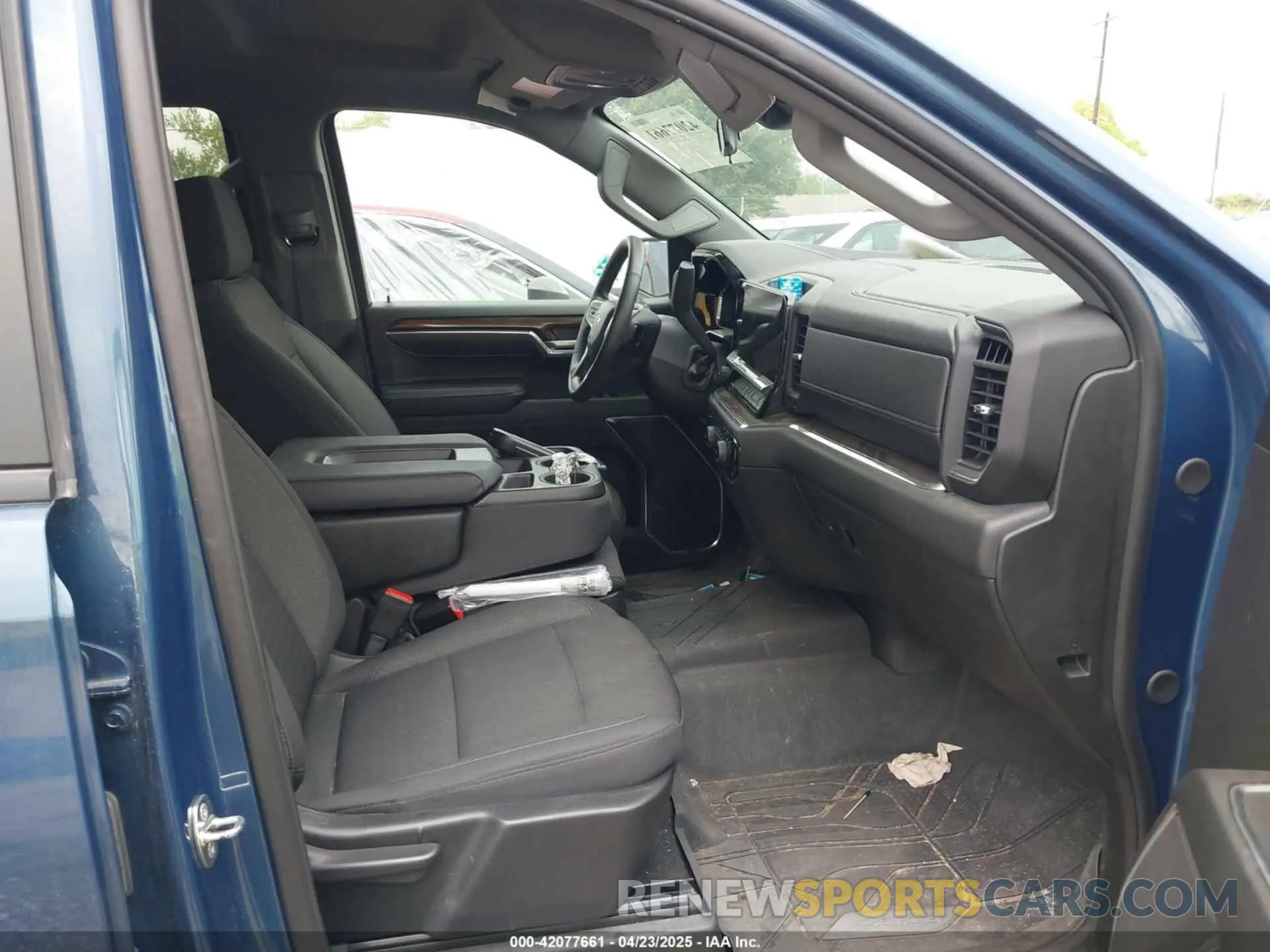 5 Photograph of a damaged car 1GCRDEED8RZ175965 CHEVROLET SILVERADO 1500 2024