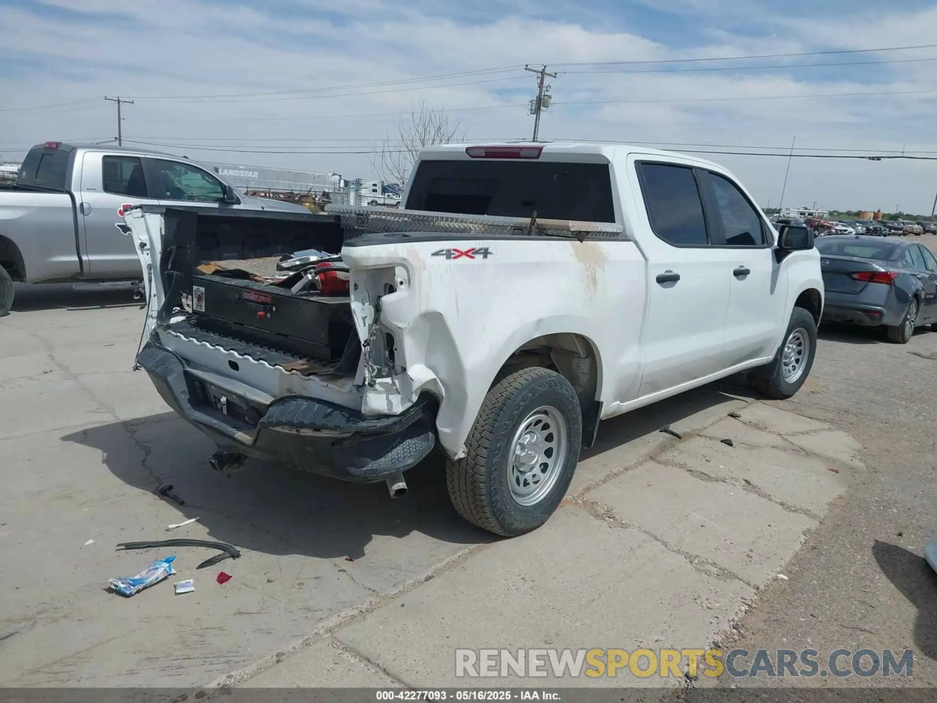 4 Photograph of a damaged car 1GCUDAED9RZ298094 CHEVROLET SILVERADO 1500 2024