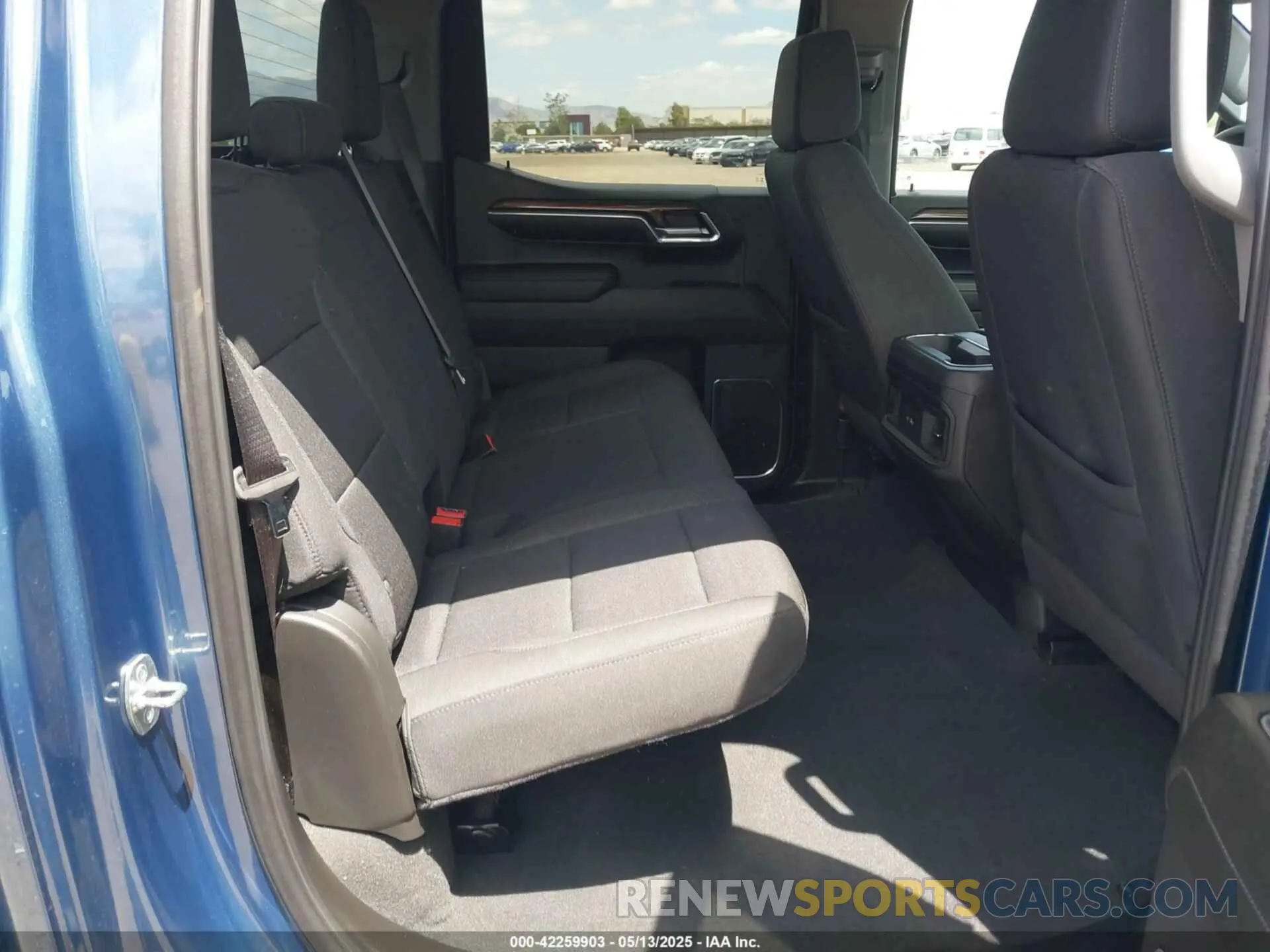 8 Photograph of a damaged car 1GCUDDE89RZ299931 CHEVROLET SILVERADO 1500 2024