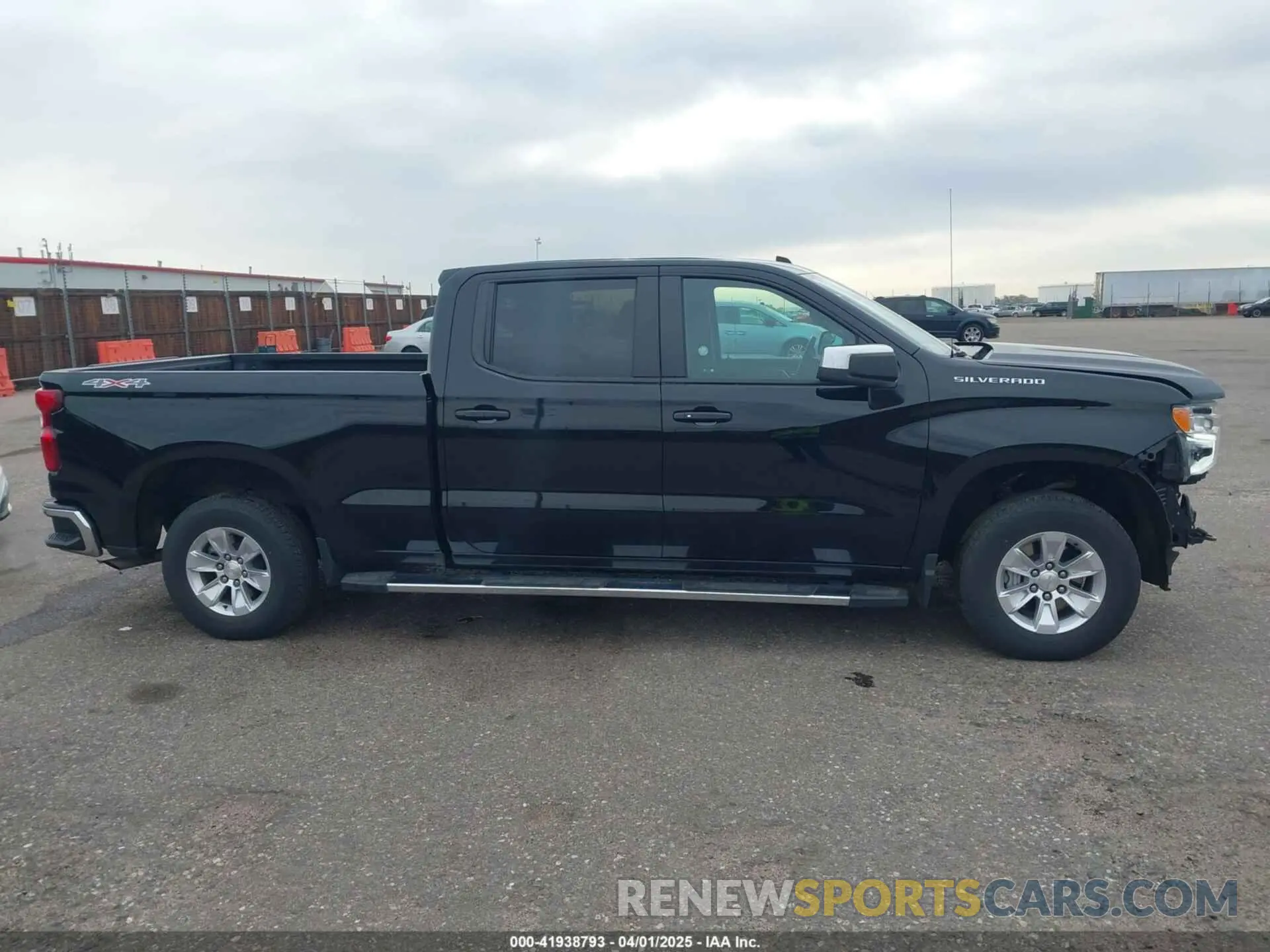 14 Photograph of a damaged car 1GCUDDED0RZ211927 CHEVROLET SILVERADO 1500 2024
