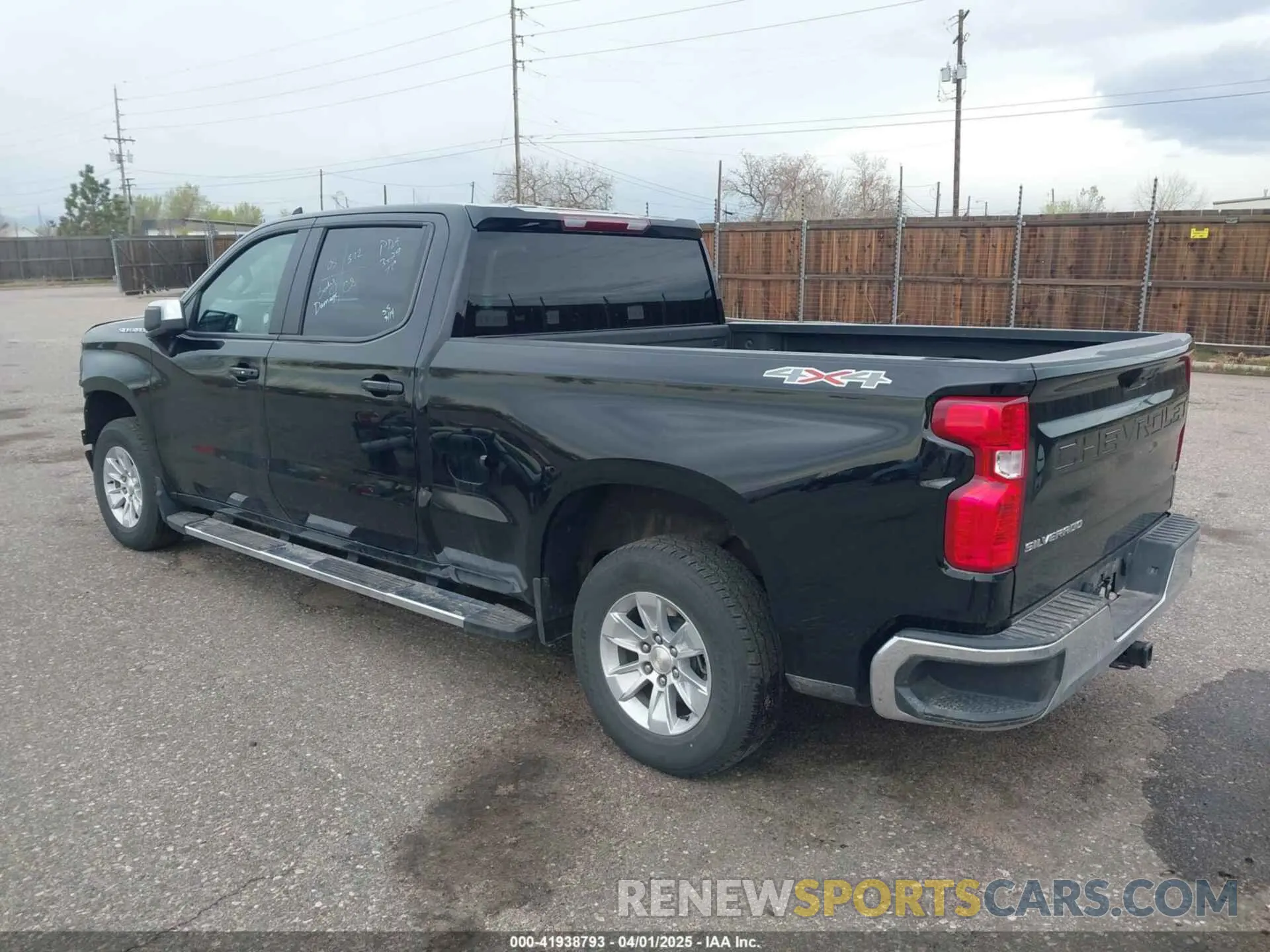 3 Photograph of a damaged car 1GCUDDED0RZ211927 CHEVROLET SILVERADO 1500 2024