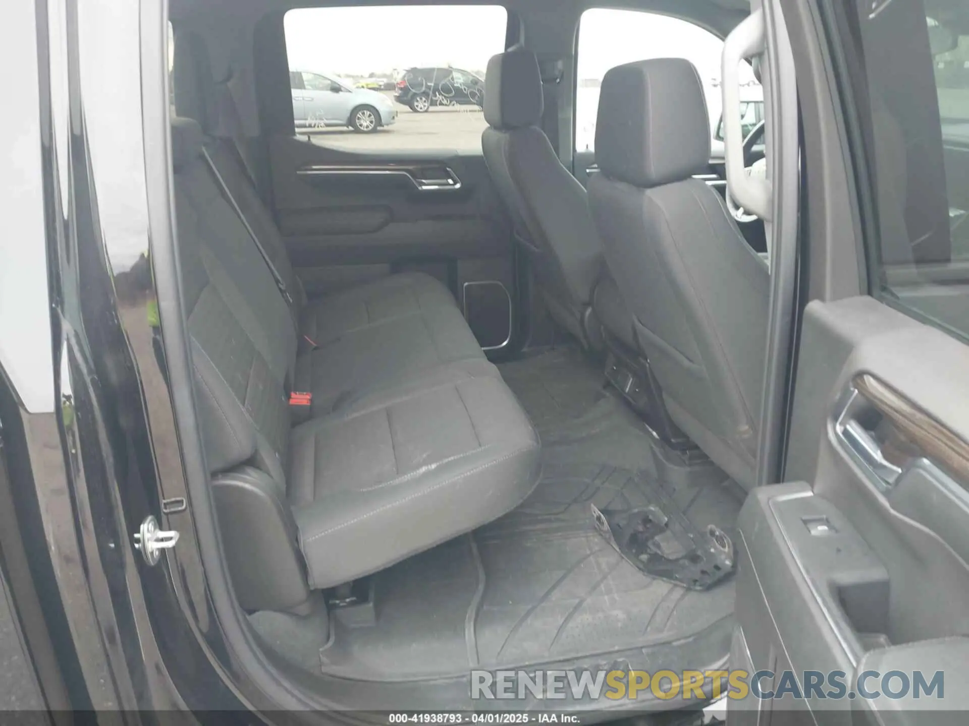 8 Photograph of a damaged car 1GCUDDED0RZ211927 CHEVROLET SILVERADO 1500 2024