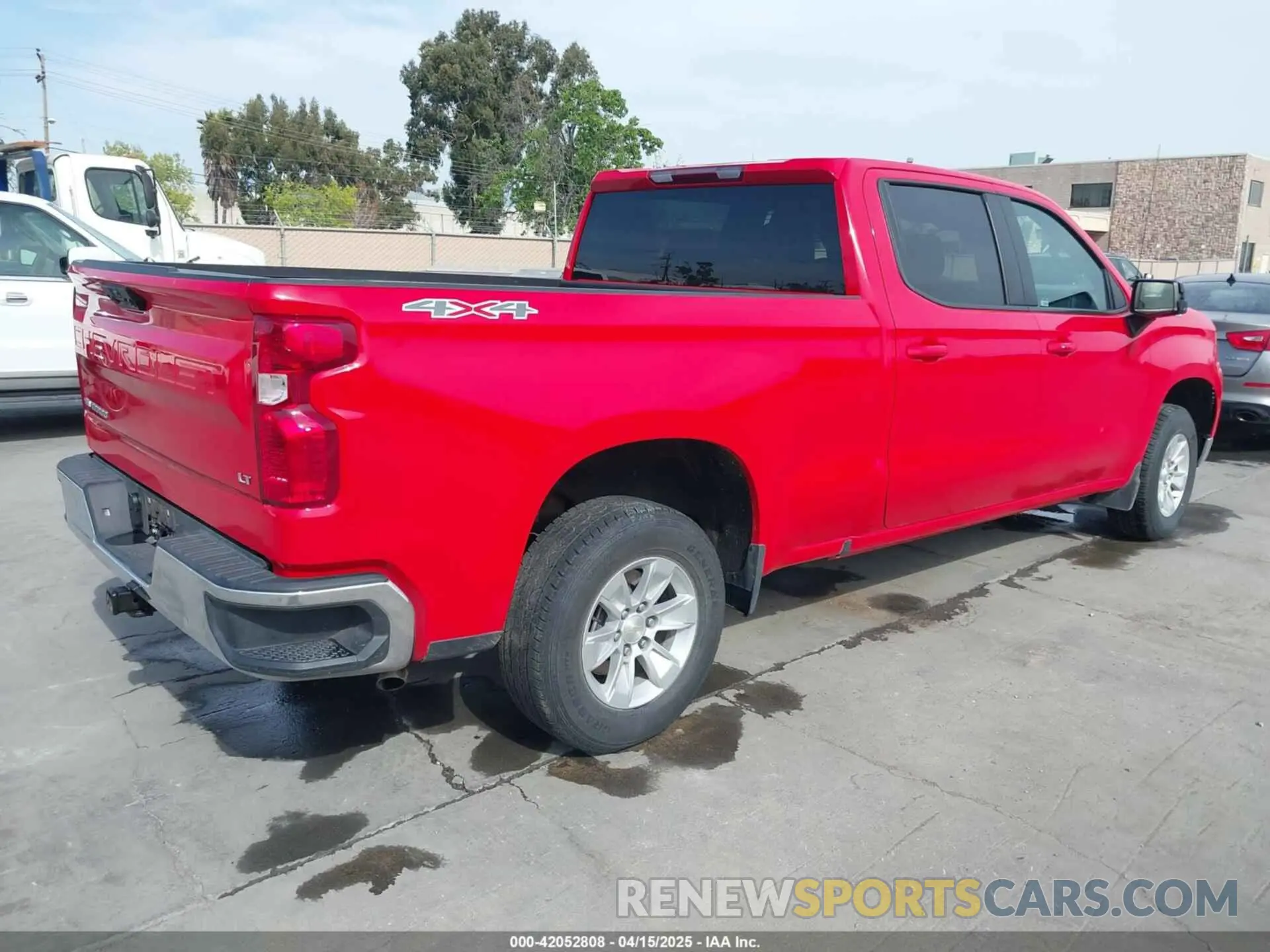 4 Photograph of a damaged car 1GCUDDED1RZ221091 CHEVROLET SILVERADO 1500 2024