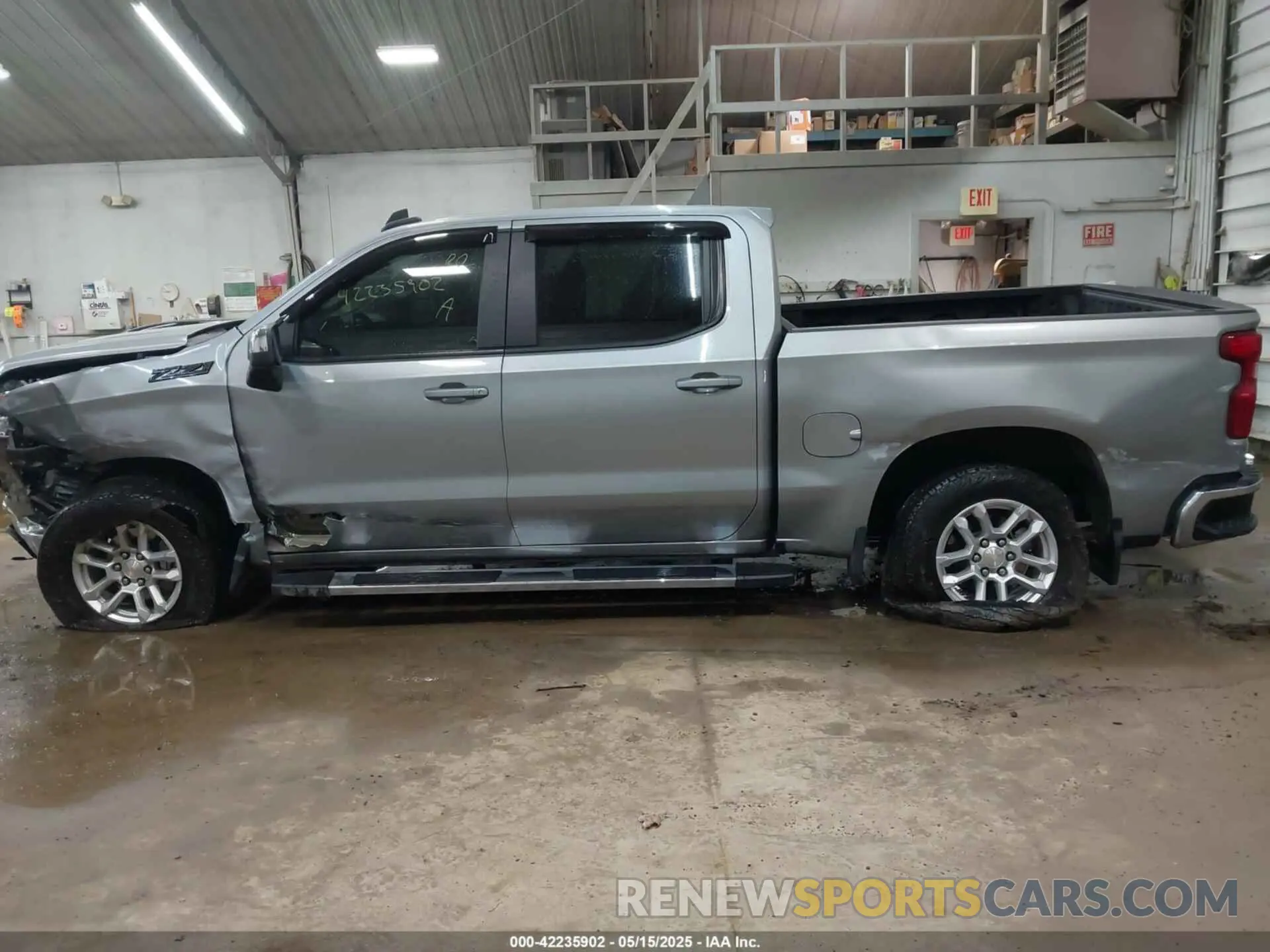 14 Photograph of a damaged car 1GCUDDED3RZ112731 CHEVROLET SILVERADO 1500 2024