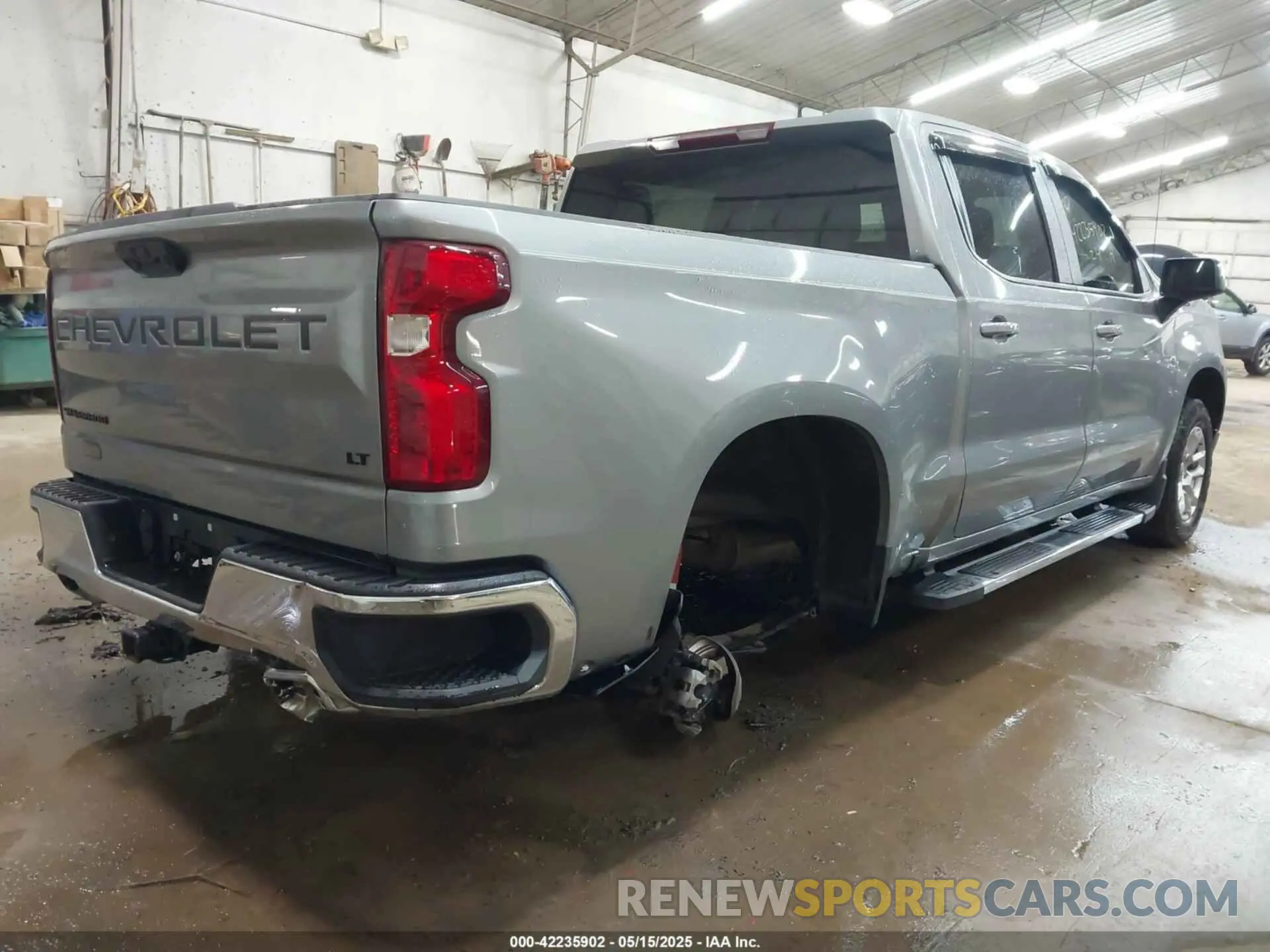 4 Photograph of a damaged car 1GCUDDED3RZ112731 CHEVROLET SILVERADO 1500 2024