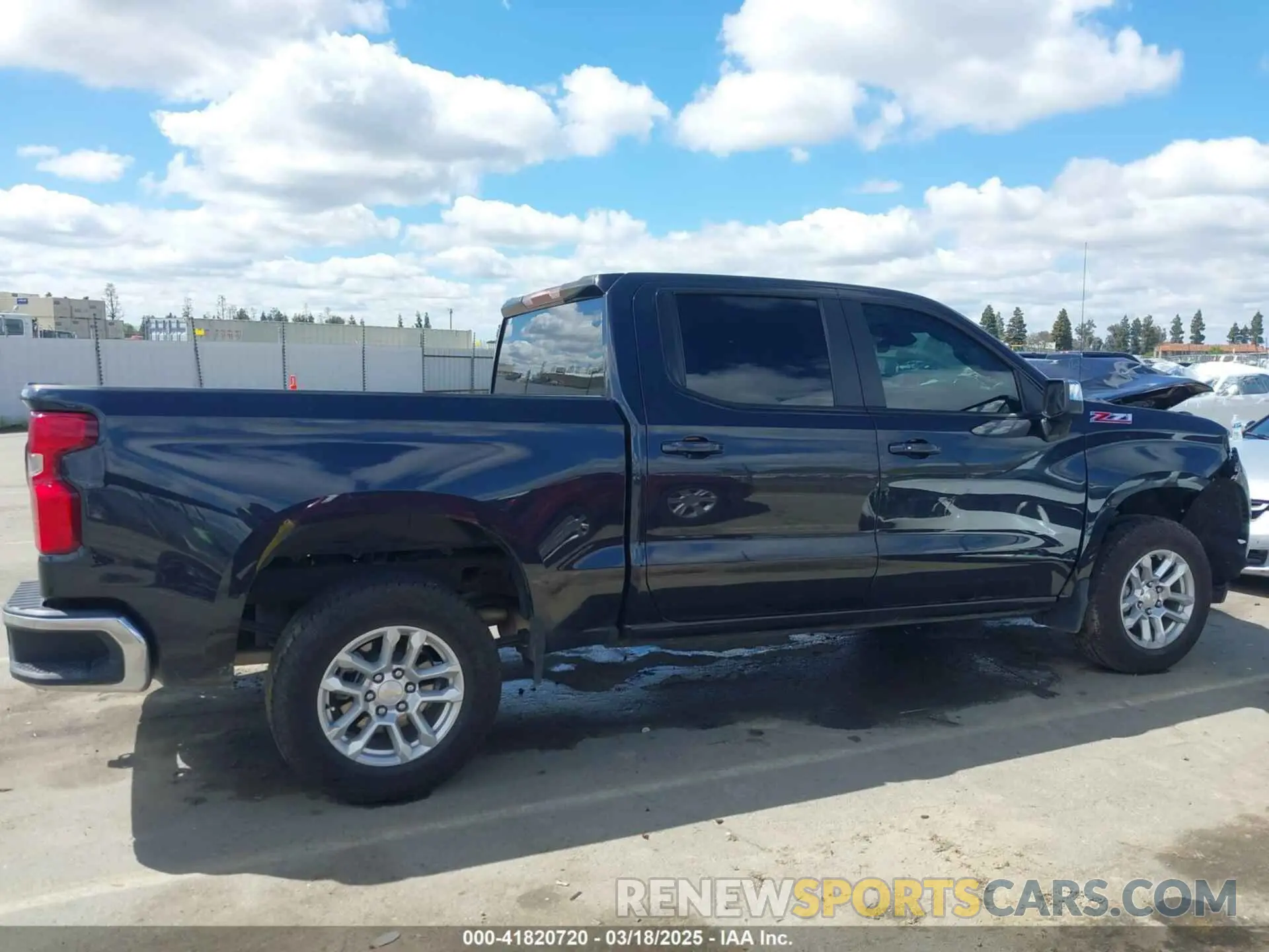 14 Photograph of a damaged car 1GCUDDED4RZ259382 CHEVROLET SILVERADO 1500 2024