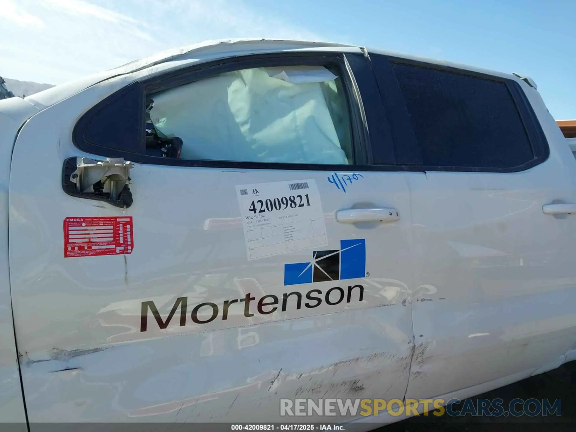 14 Photograph of a damaged car 1GCUDDED5RZ303647 CHEVROLET SILVERADO 1500 2024