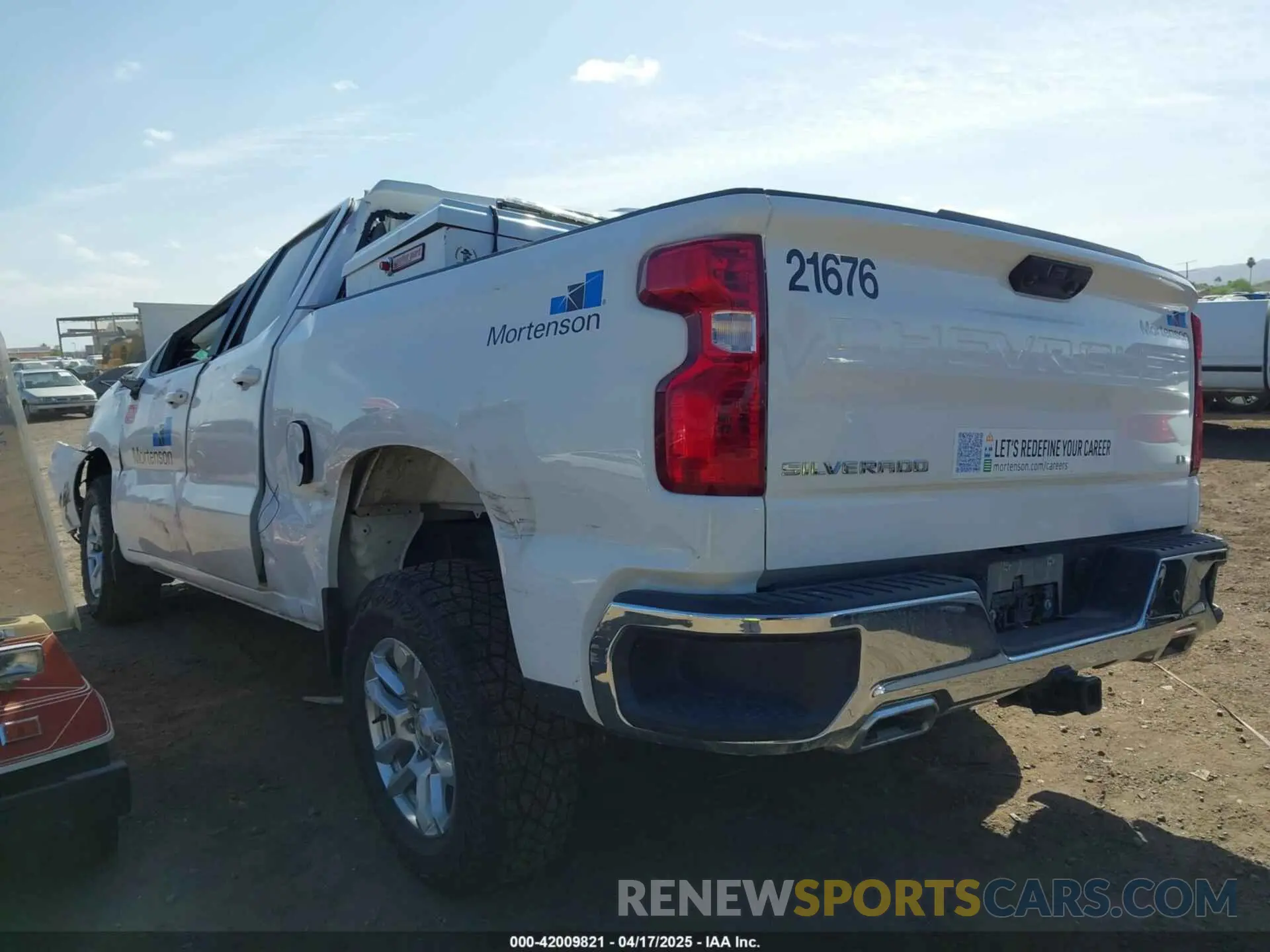 21 Photograph of a damaged car 1GCUDDED5RZ303647 CHEVROLET SILVERADO 1500 2024