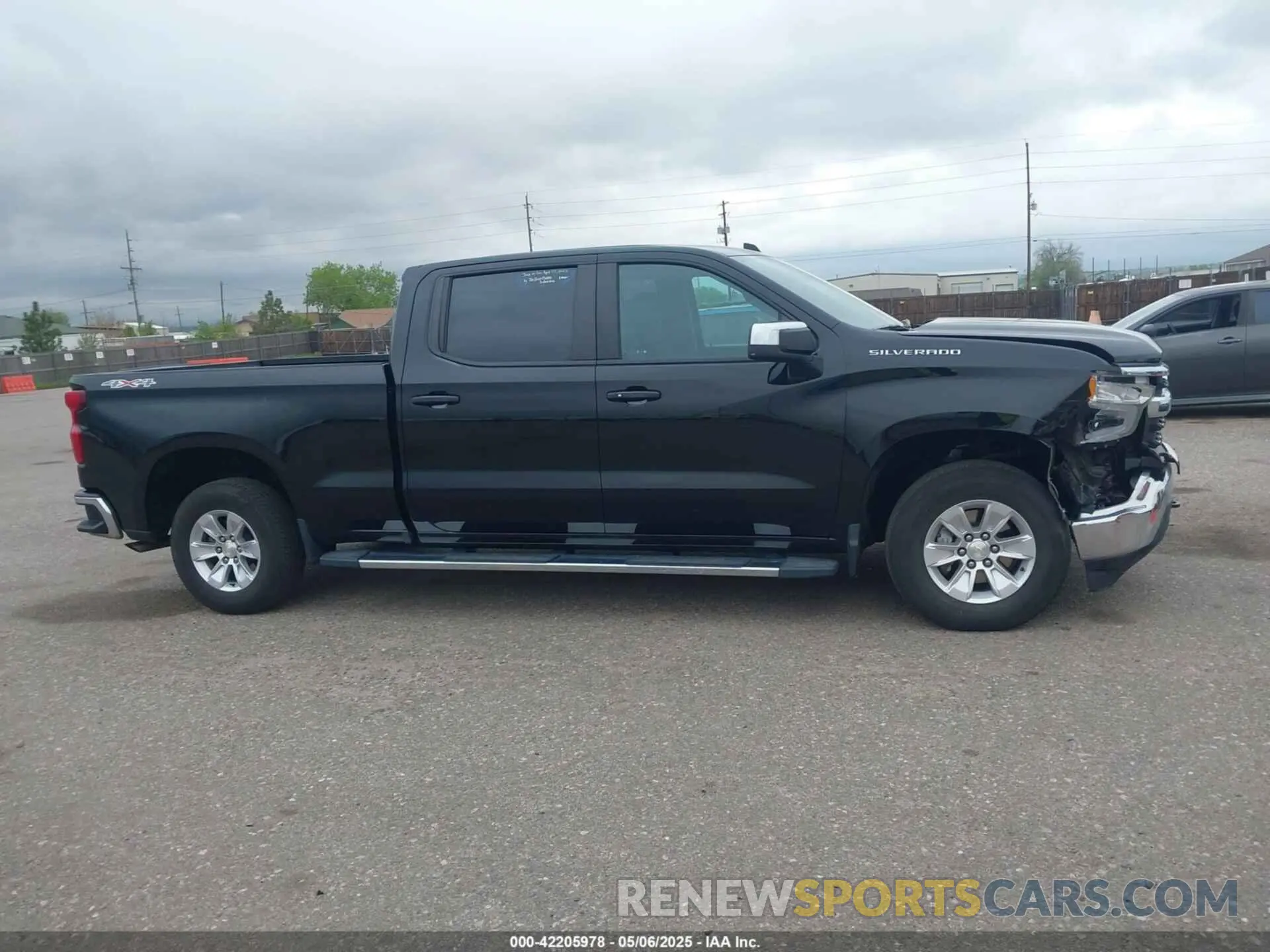13 Photograph of a damaged car 1GCUDDED7RZ175394 CHEVROLET SILVERADO 1500 2024