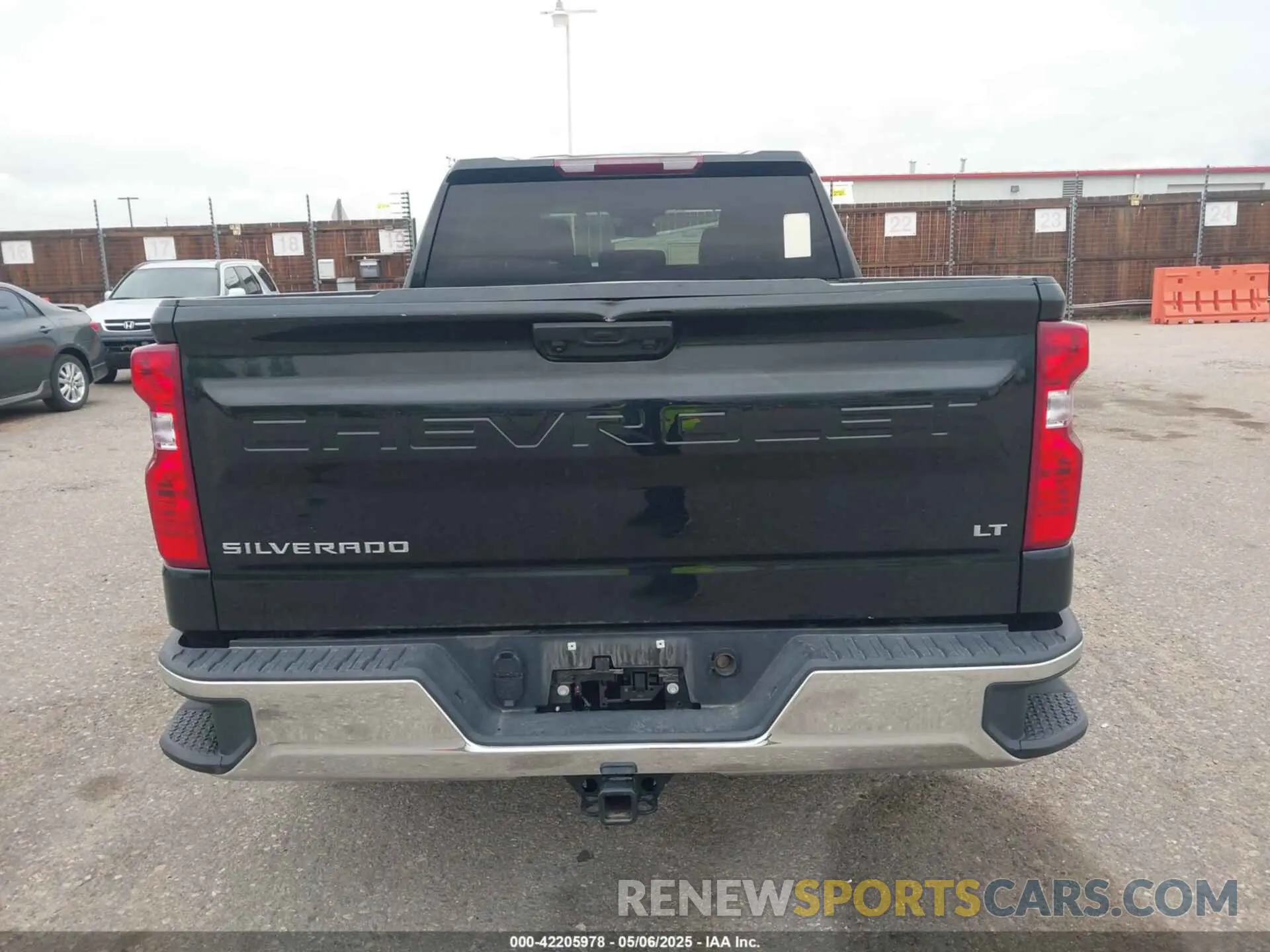 16 Photograph of a damaged car 1GCUDDED7RZ175394 CHEVROLET SILVERADO 1500 2024