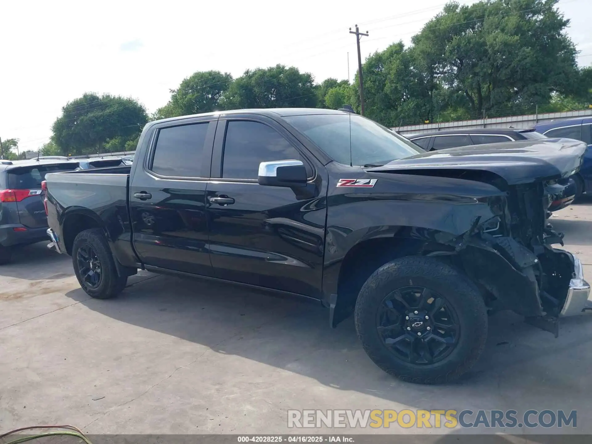14 Photograph of a damaged car 1GCUDDED8RZ137642 CHEVROLET SILVERADO 1500 2024