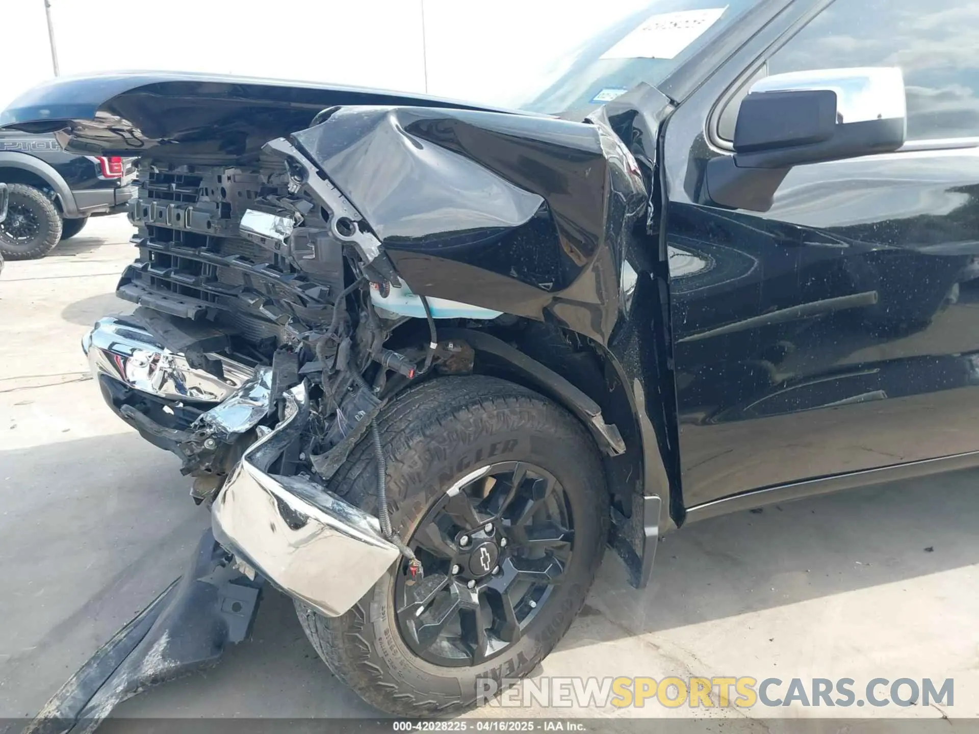 18 Photograph of a damaged car 1GCUDDED8RZ137642 CHEVROLET SILVERADO 1500 2024