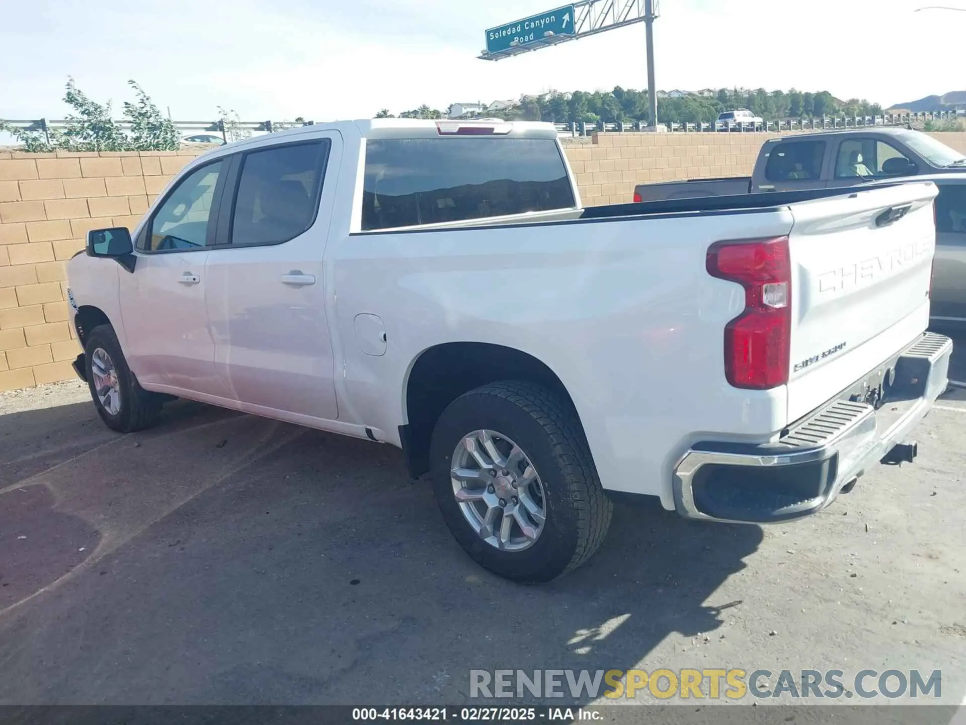 3 Photograph of a damaged car 1GCUDDED8RZ138712 CHEVROLET SILVERADO 1500 2024
