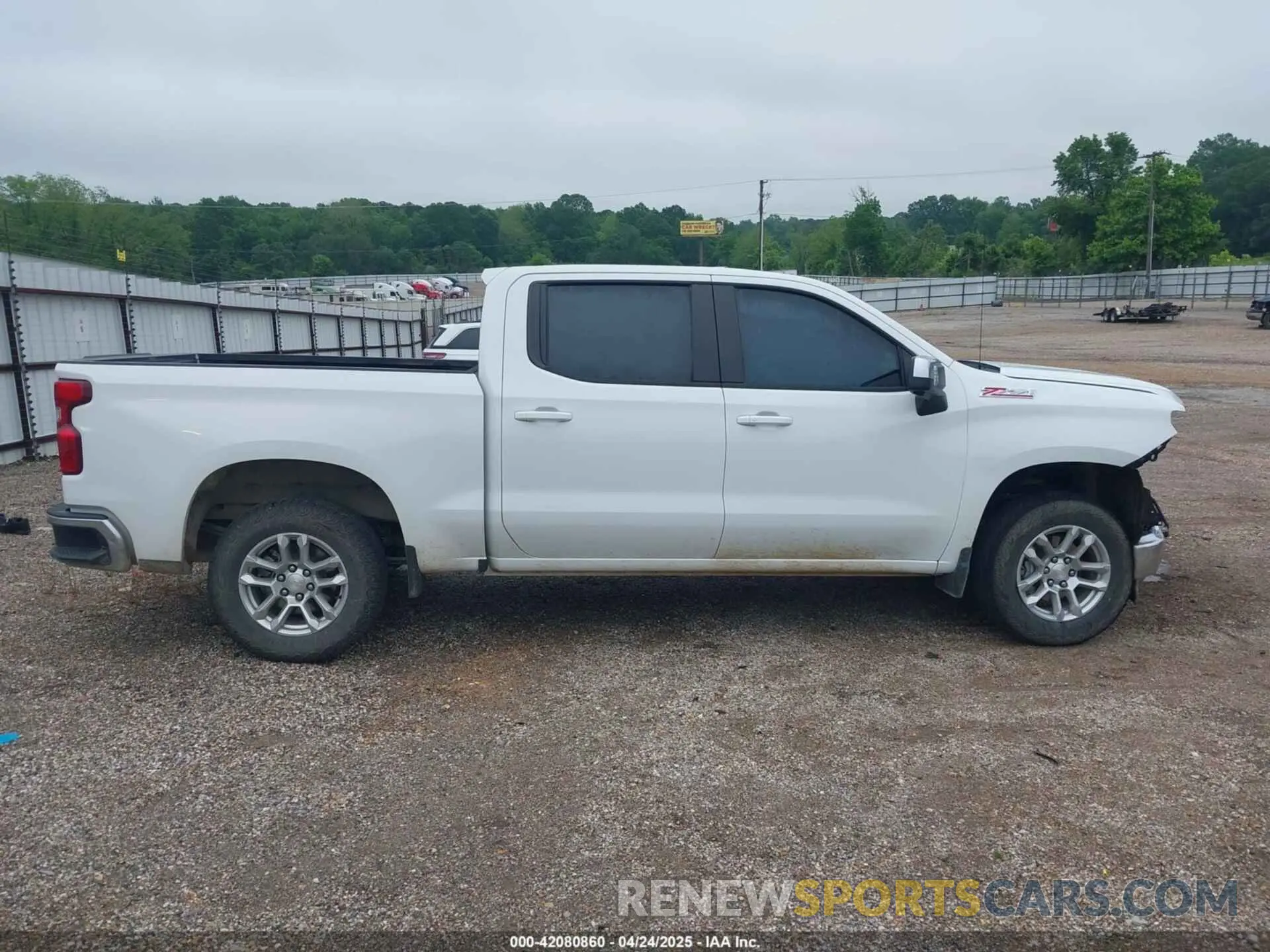 14 Photograph of a damaged car 1GCUDDEDXRZ166639 CHEVROLET SILVERADO 1500 2024