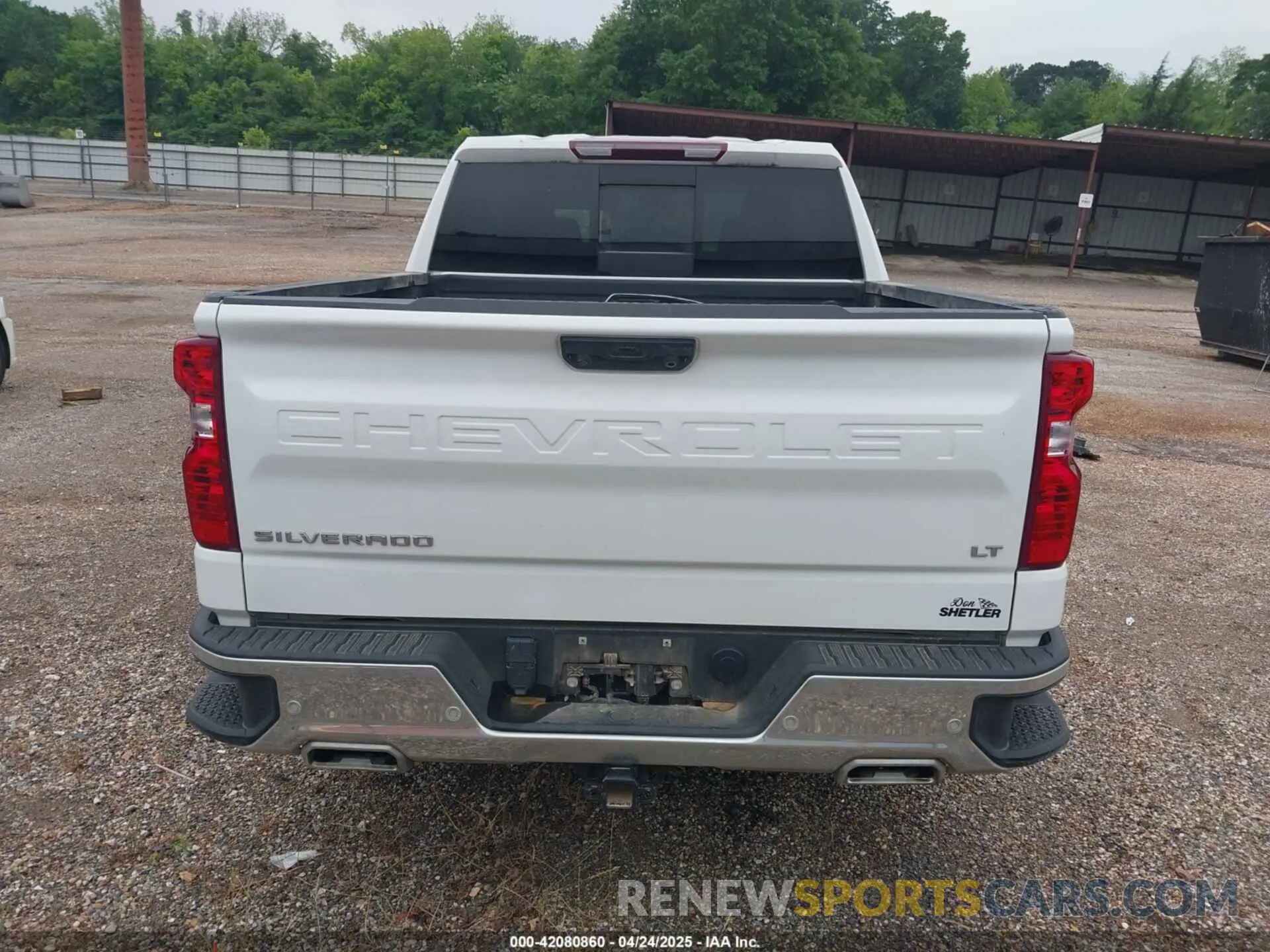 17 Photograph of a damaged car 1GCUDDEDXRZ166639 CHEVROLET SILVERADO 1500 2024