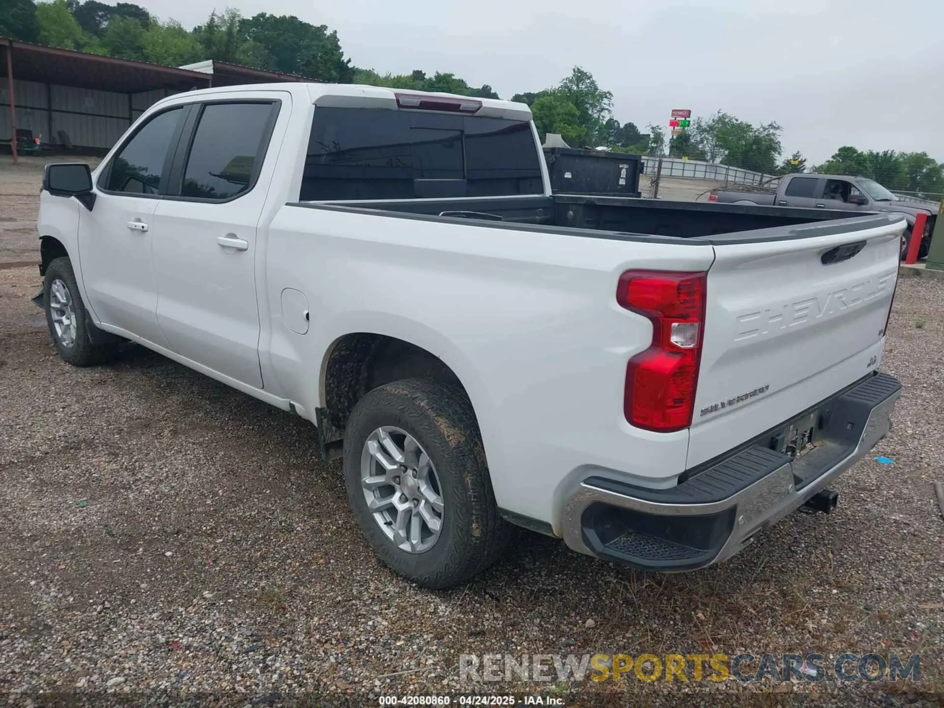 3 Photograph of a damaged car 1GCUDDEDXRZ166639 CHEVROLET SILVERADO 1500 2024