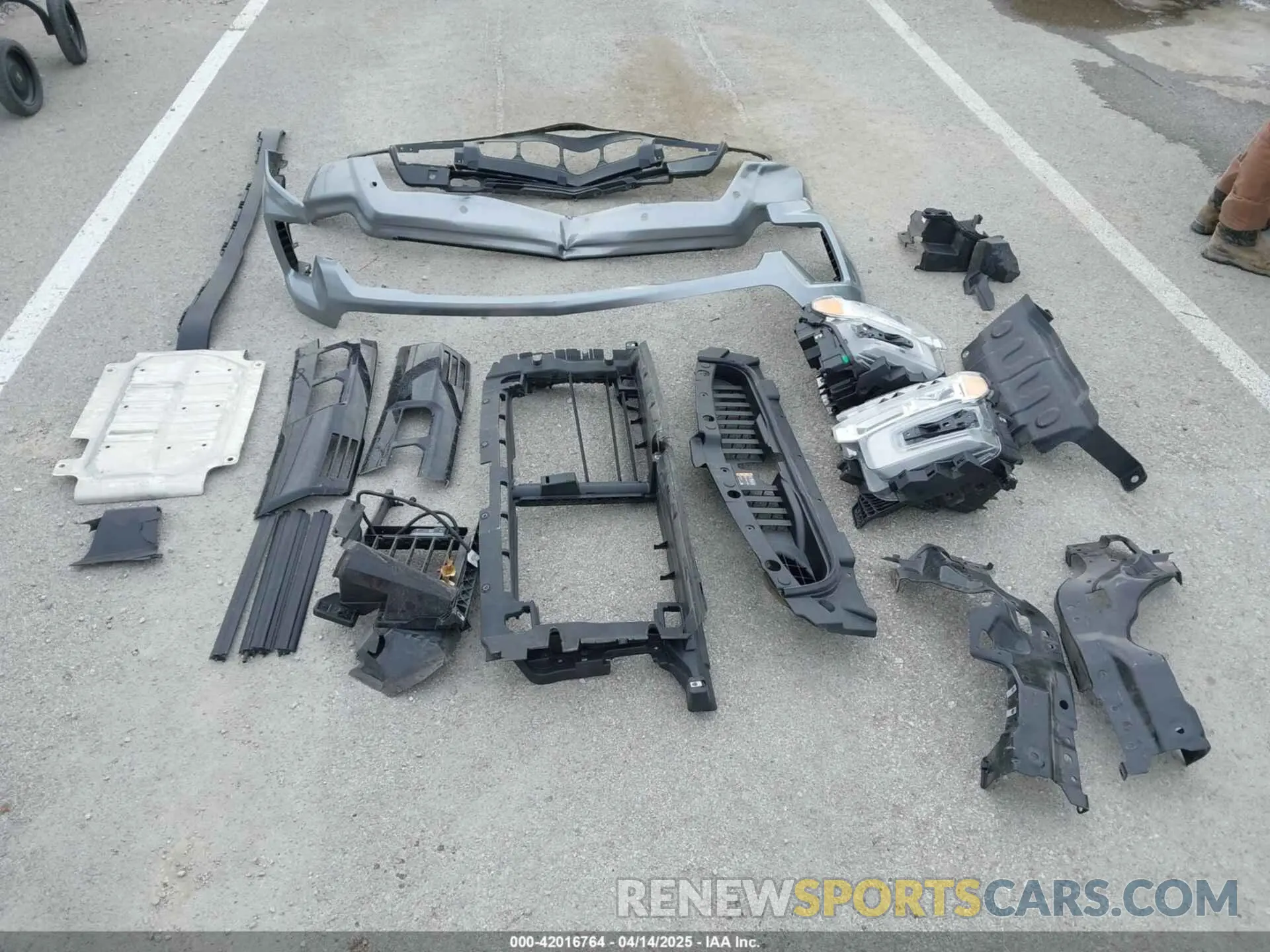 12 Photograph of a damaged car 1GCUDEE80RZ255354 CHEVROLET SILVERADO 1500 2024