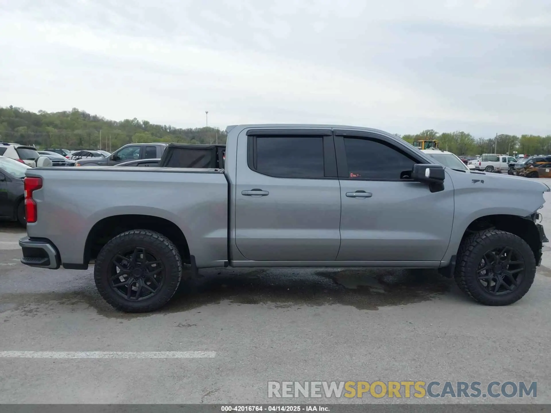14 Photograph of a damaged car 1GCUDEE80RZ255354 CHEVROLET SILVERADO 1500 2024