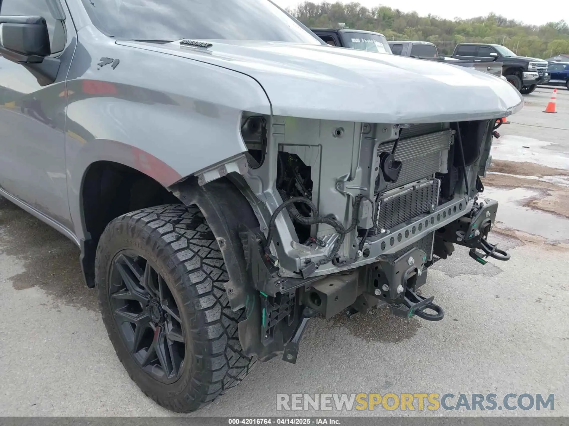 19 Photograph of a damaged car 1GCUDEE80RZ255354 CHEVROLET SILVERADO 1500 2024