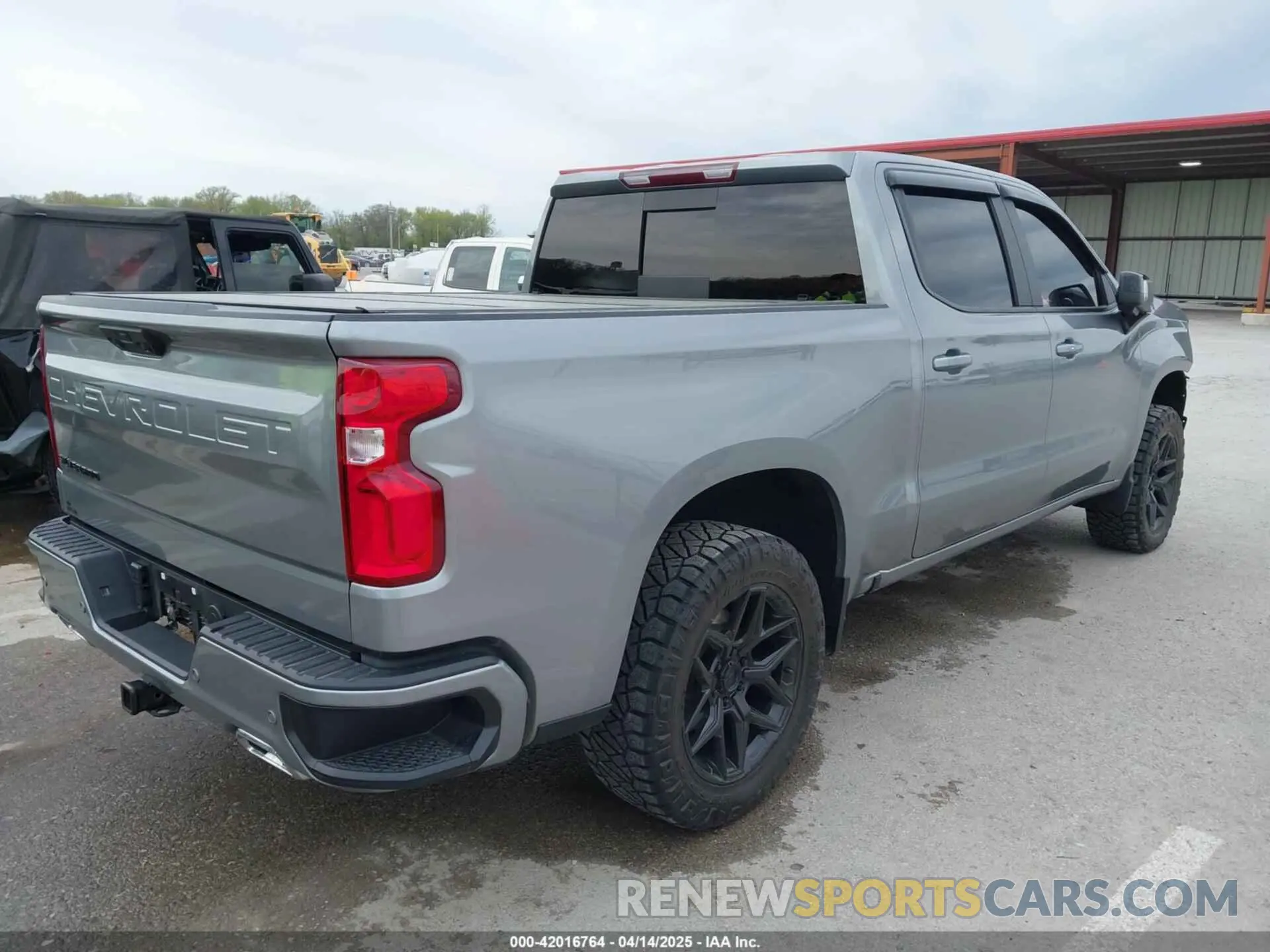 4 Photograph of a damaged car 1GCUDEE80RZ255354 CHEVROLET SILVERADO 1500 2024