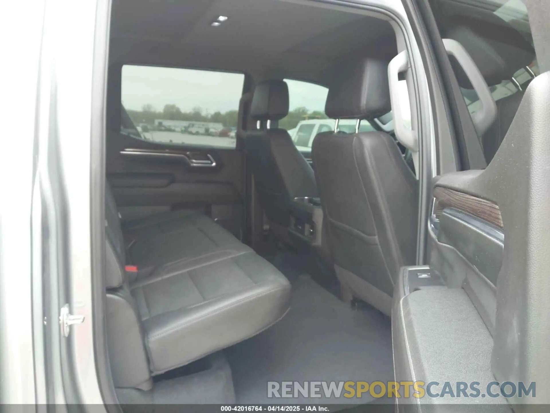 8 Photograph of a damaged car 1GCUDEE80RZ255354 CHEVROLET SILVERADO 1500 2024