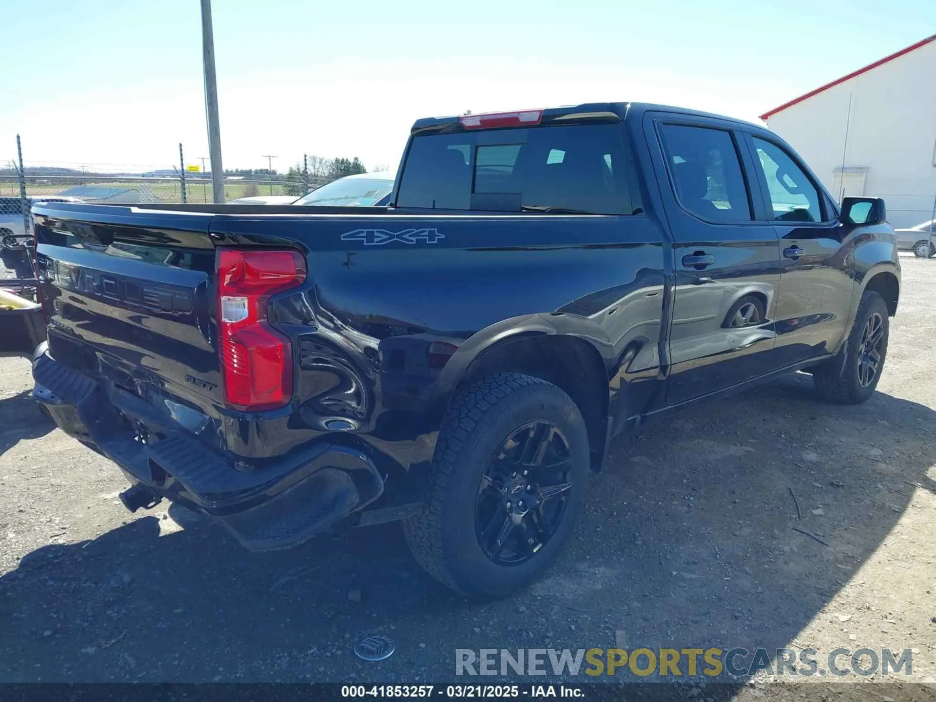 4 Photograph of a damaged car 1GCUDEE82RZ343368 CHEVROLET SILVERADO 1500 2024