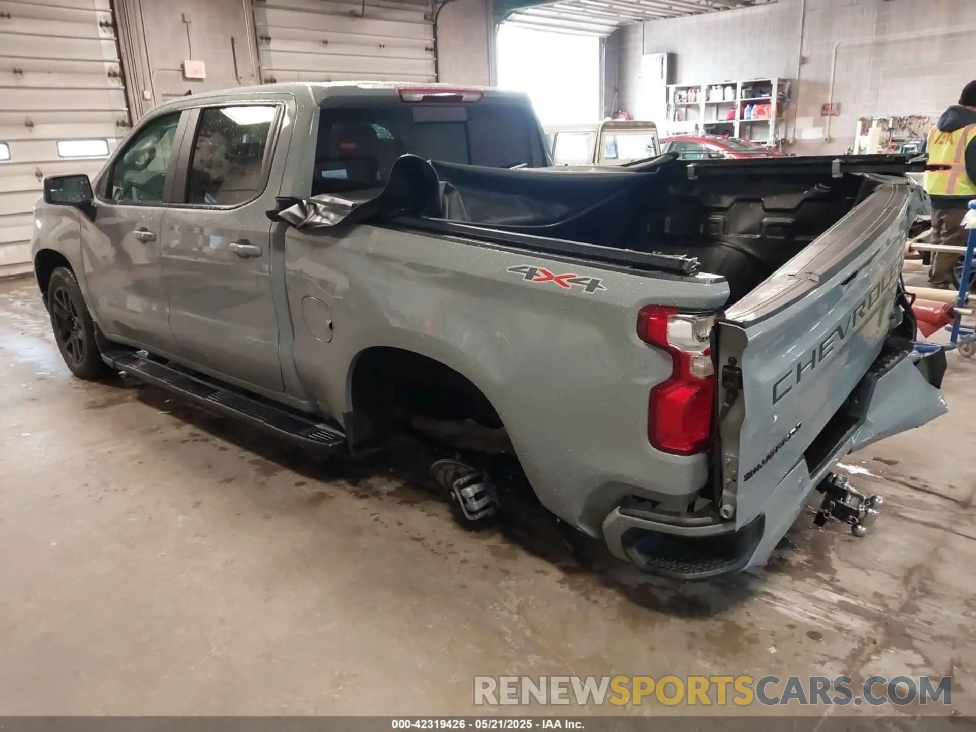 3 Photograph of a damaged car 1GCUDEE86RZ406472 CHEVROLET SILVERADO 1500 2024