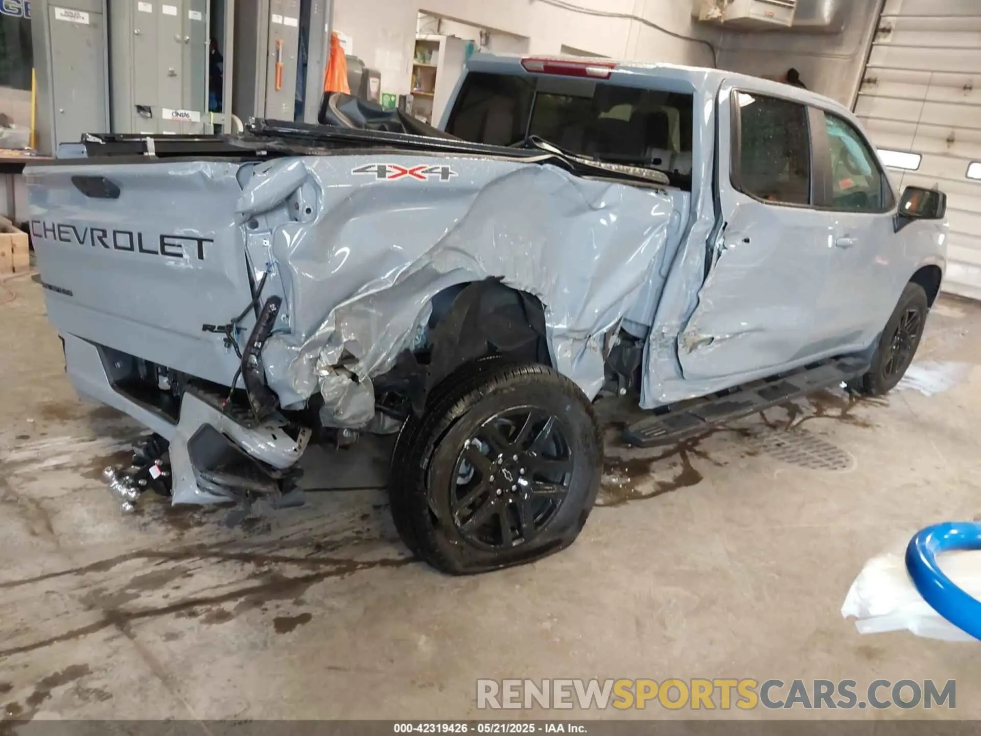 4 Photograph of a damaged car 1GCUDEE86RZ406472 CHEVROLET SILVERADO 1500 2024
