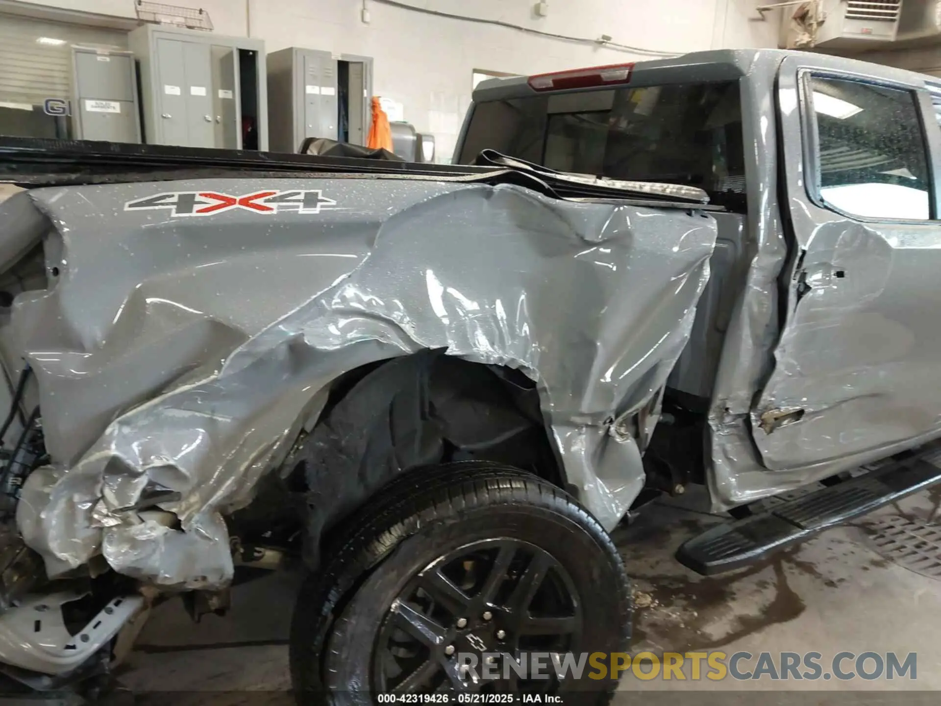 6 Photograph of a damaged car 1GCUDEE86RZ406472 CHEVROLET SILVERADO 1500 2024