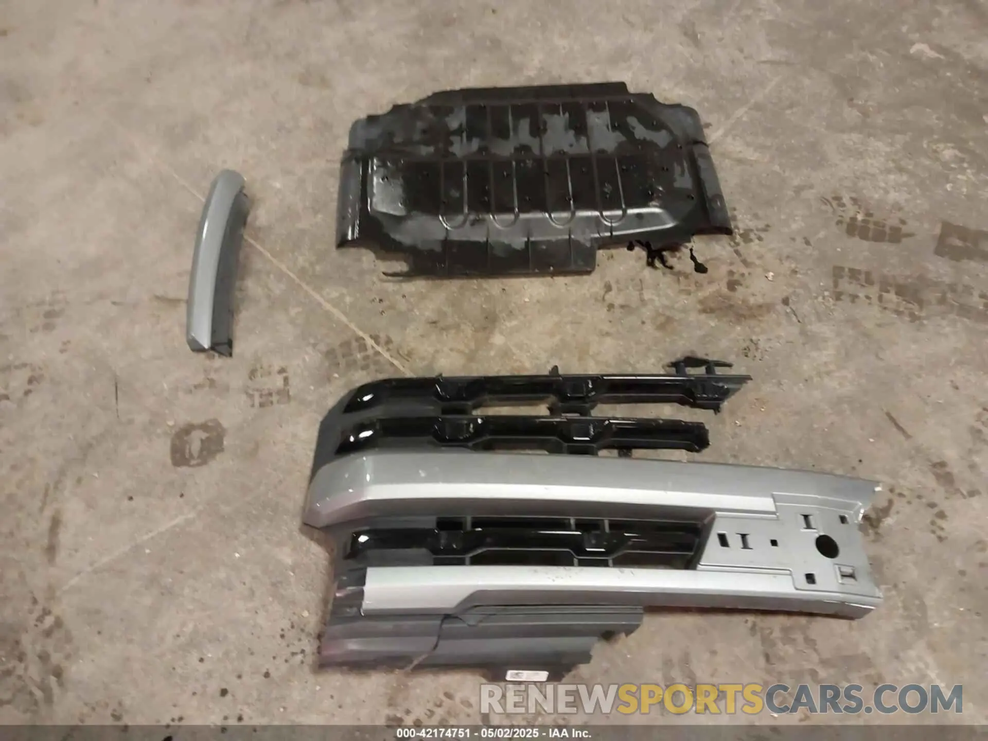 19 Photograph of a damaged car 1GCUDEE88RZ262021 CHEVROLET SILVERADO 1500 2024