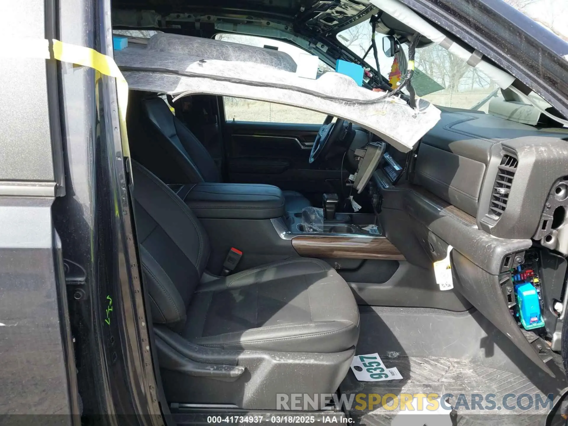 5 Photograph of a damaged car 1GCUDEED2RZ103749 CHEVROLET SILVERADO 1500 2024