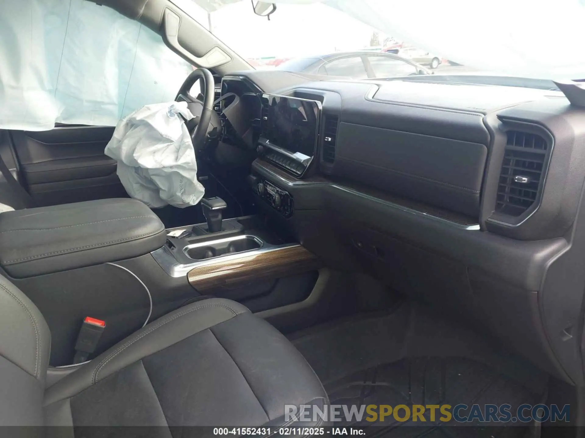 5 Photograph of a damaged car 1GCUDEED2RZ105033 CHEVROLET SILVERADO 1500 2024