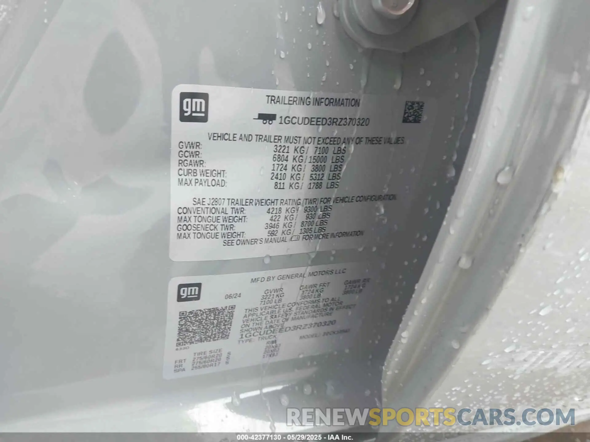 9 Photograph of a damaged car 1GCUDEED3RZ370320 CHEVROLET SILVERADO 1500 2024