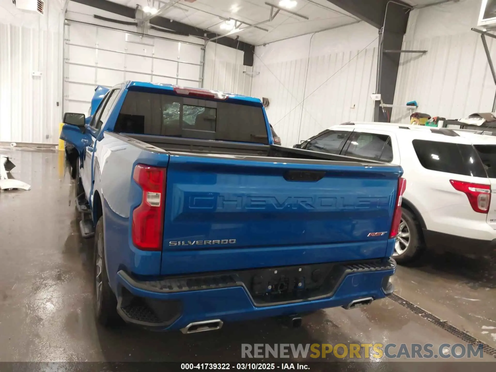 17 Photograph of a damaged car 1GCUDEED5RZ130900 CHEVROLET SILVERADO 1500 2024