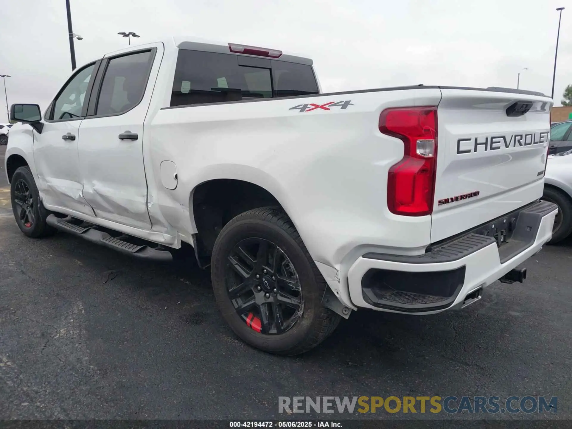3 Photograph of a damaged car 1GCUDEED8RZ115873 CHEVROLET SILVERADO 1500 2024